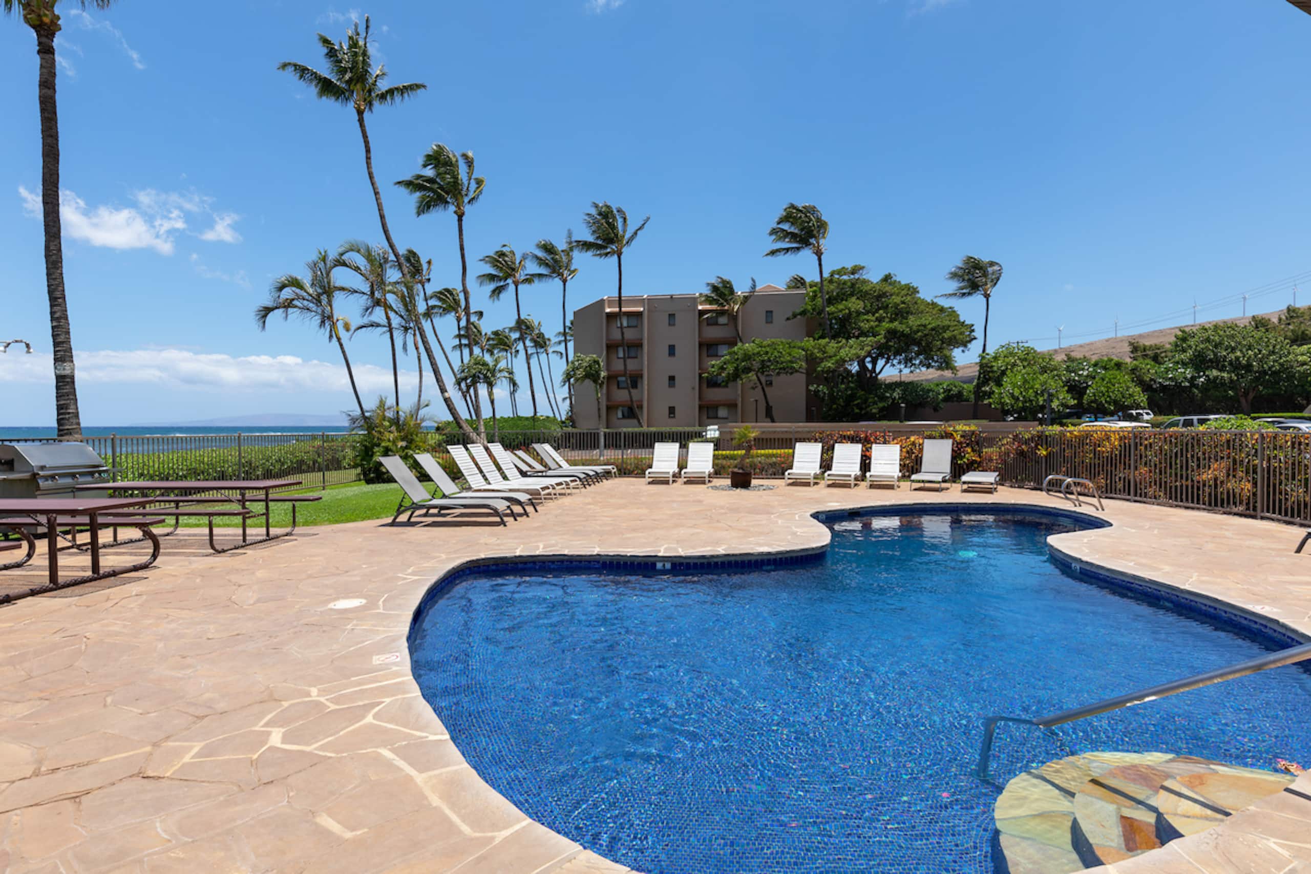 Condo in Wailuku · ★4.78 · 2 bedrooms · 2 beds · 2 baths - Image 35