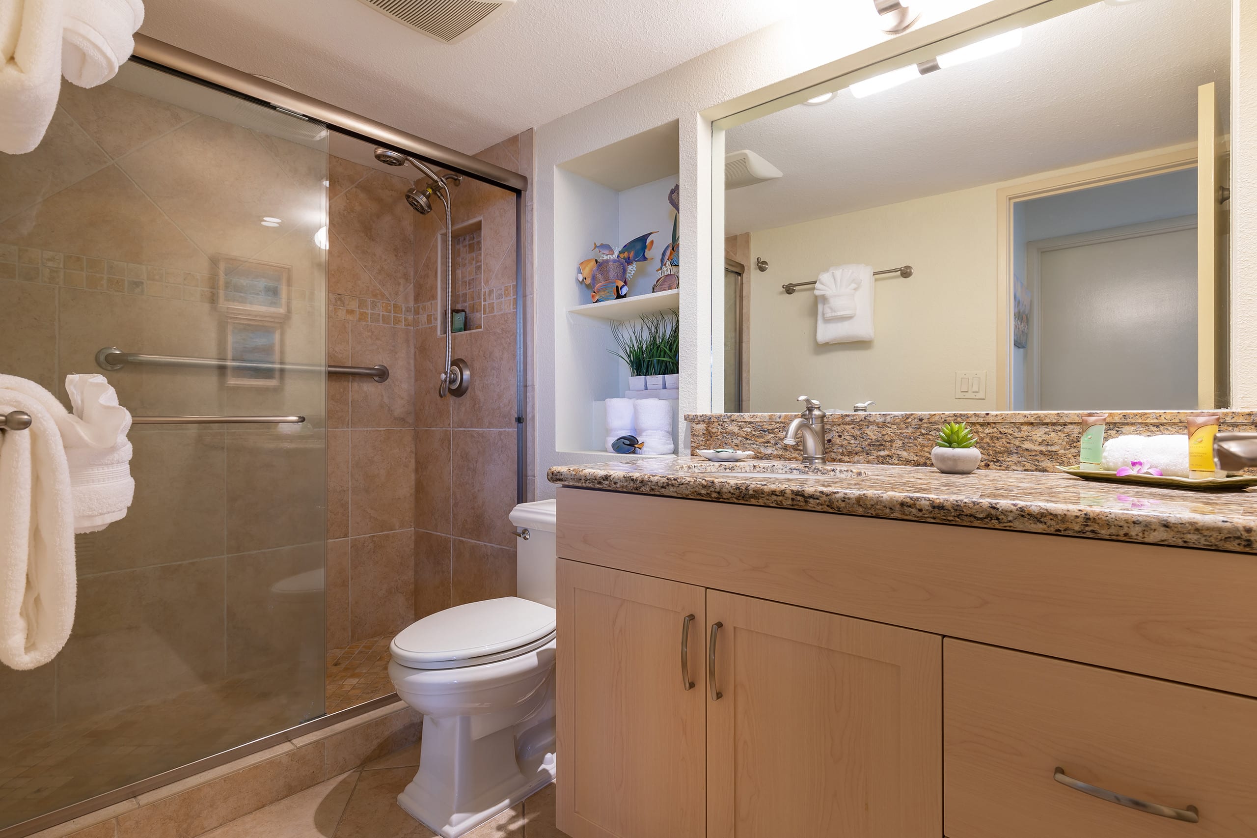 Condo in Wailuku · ★4.78 · 2 bedrooms · 2 beds · 2 baths - Image 21