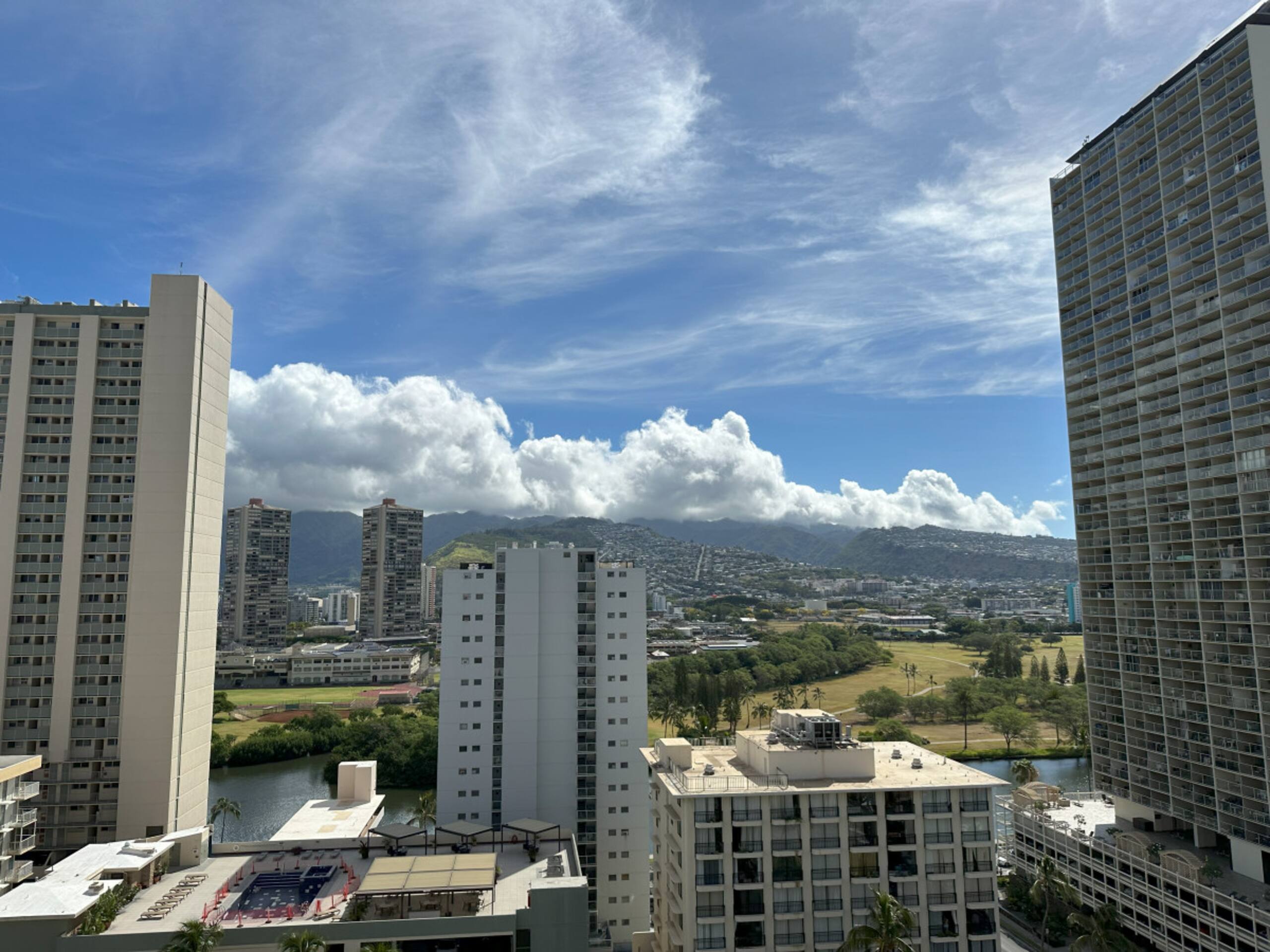 Condo in Honolulu · ★4.33 · 1 bedroom · 3 beds · 1 private bath - Image 18