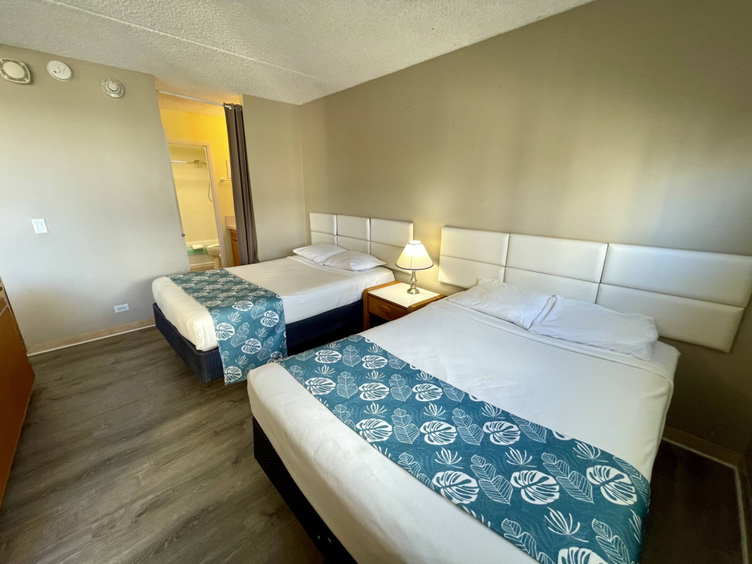 Condo in Honolulu · ★4.33 · 1 bedroom · 3 beds · 1 private bath - Image 5