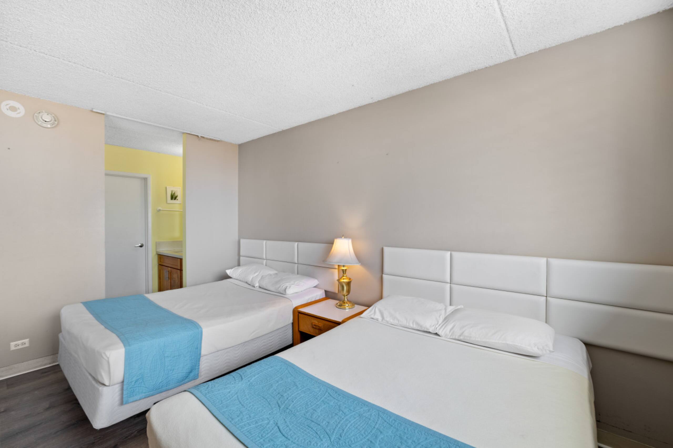 Condo in Honolulu · ★4.71 · 1 bedroom · 3 beds · 1 bath - Image 10
