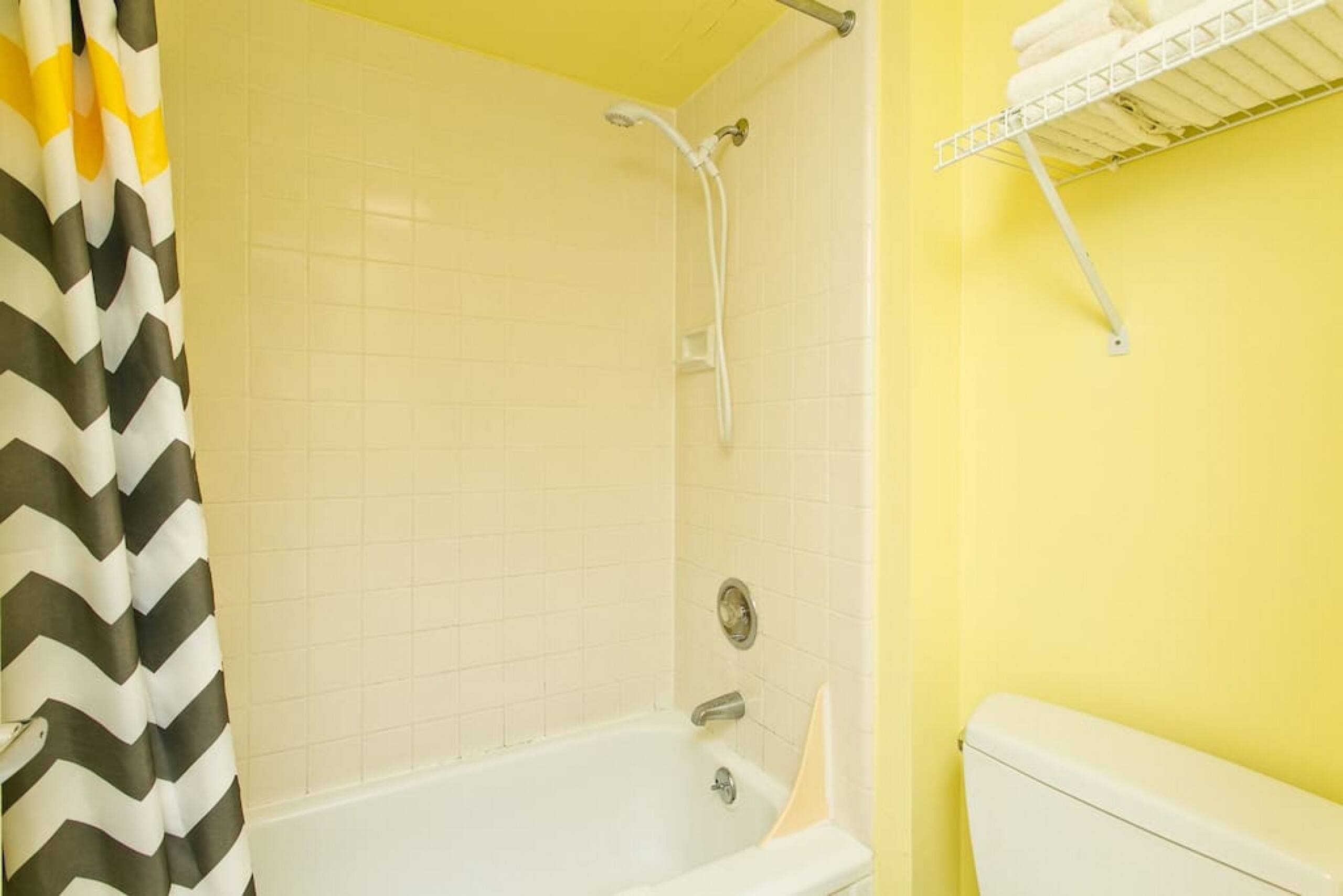 Condo in Honolulu · ★4.71 · 1 bedroom · 3 beds · 1 bath - Image 15