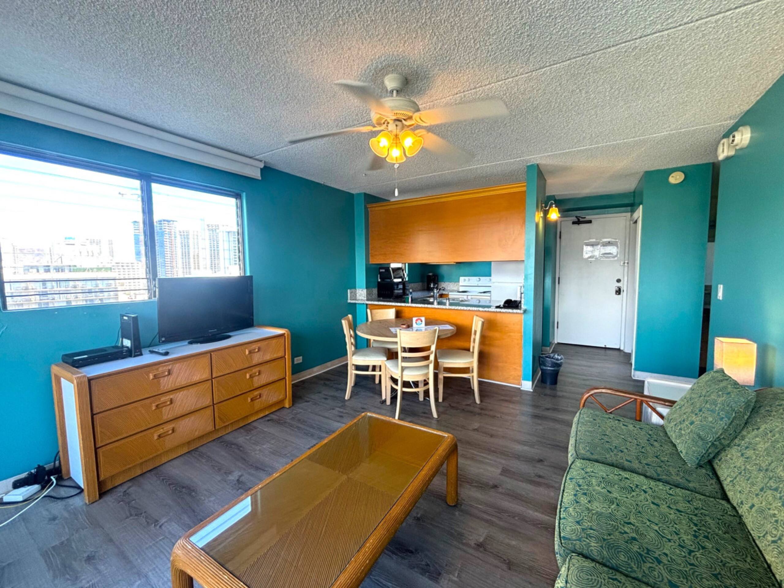 Condo in Honolulu · ★4.5 · 1 bedroom · 3 beds · 1 private bath - Image 6