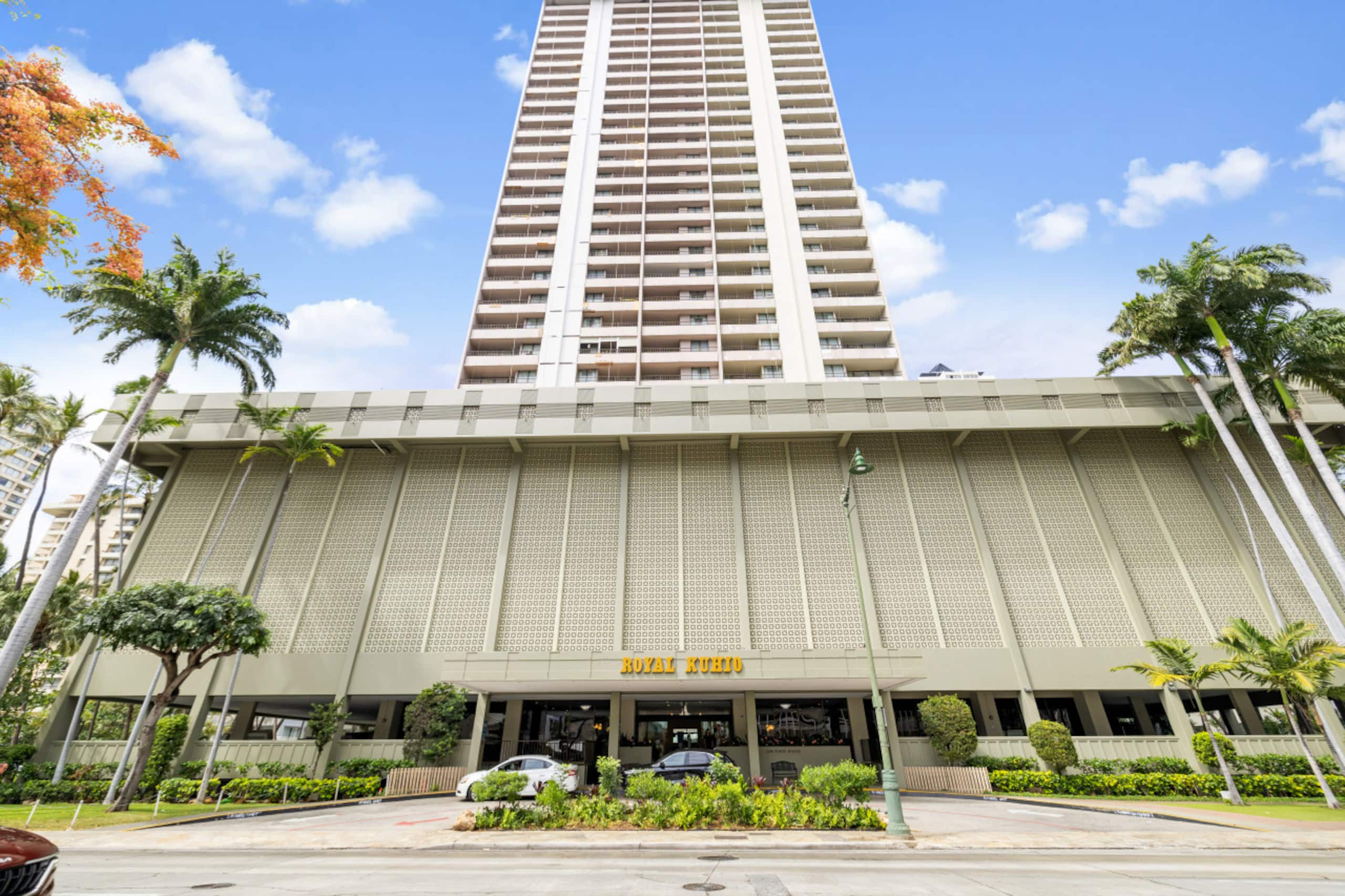 Condo in Honolulu · ★4.5 · 1 bedroom · 3 beds · 1 private bath - Image 3