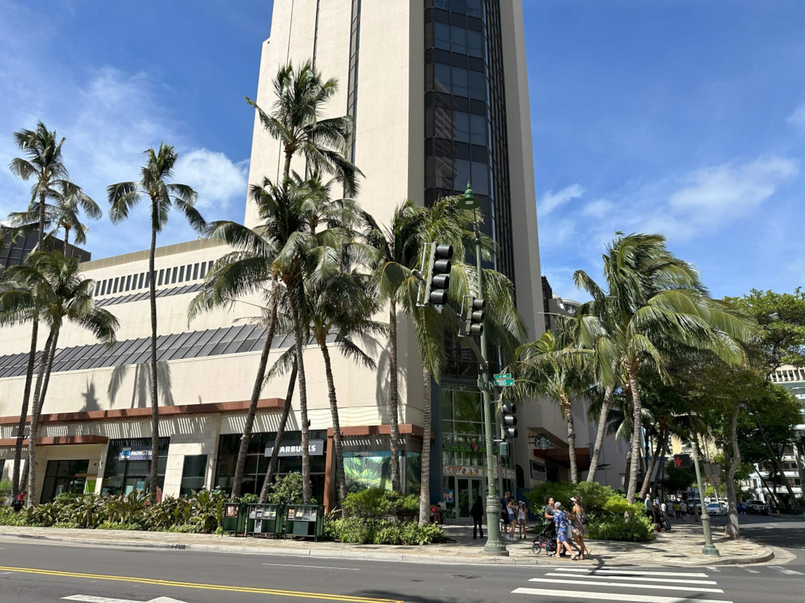 Condo in Honolulu · ★4.5 · 1 bedroom · 3 beds · 1 private bath - Image 27