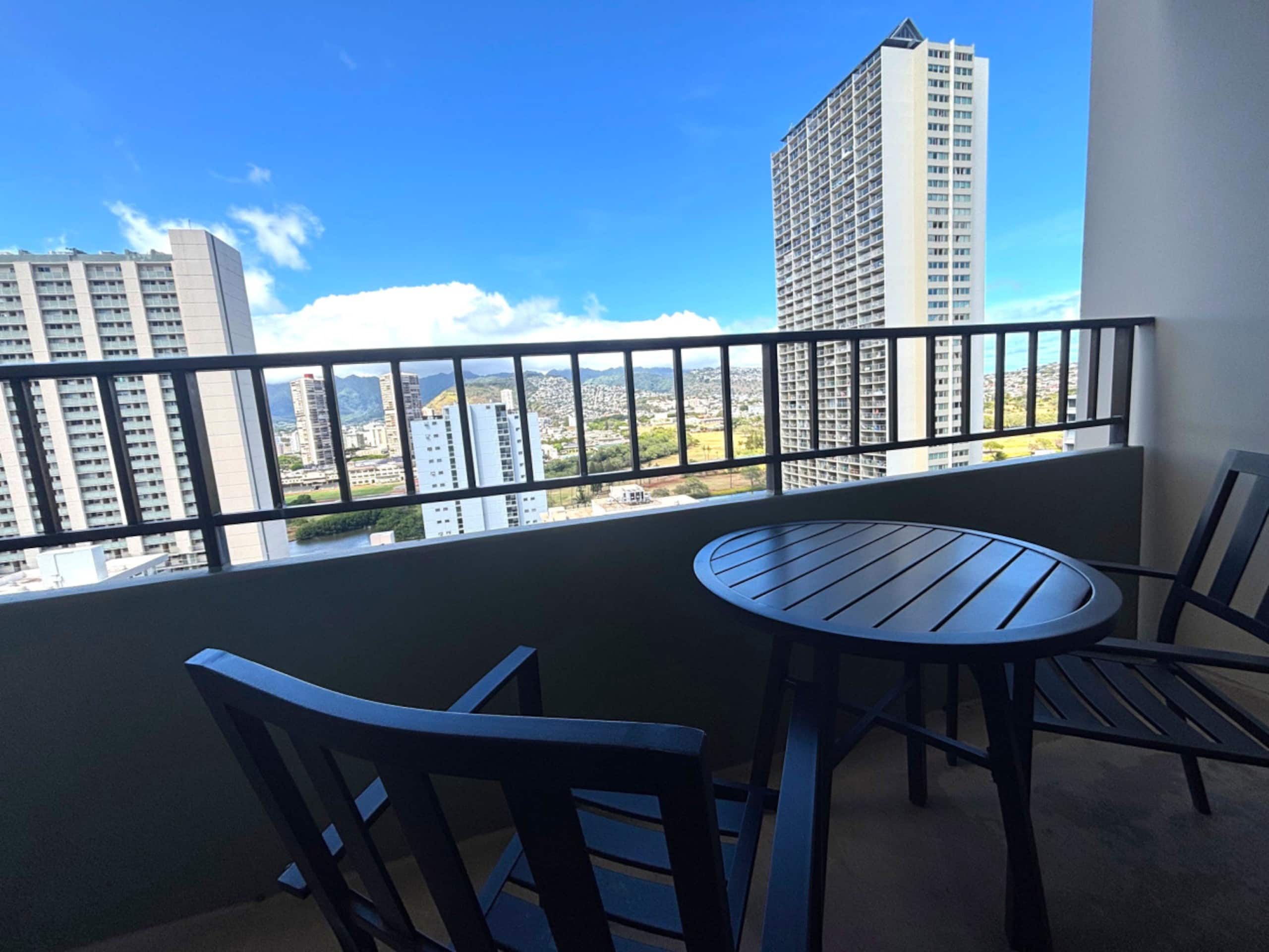 Condo in Honolulu · ★4.5 · 1 bedroom · 3 beds · 1 private bath - Image 15