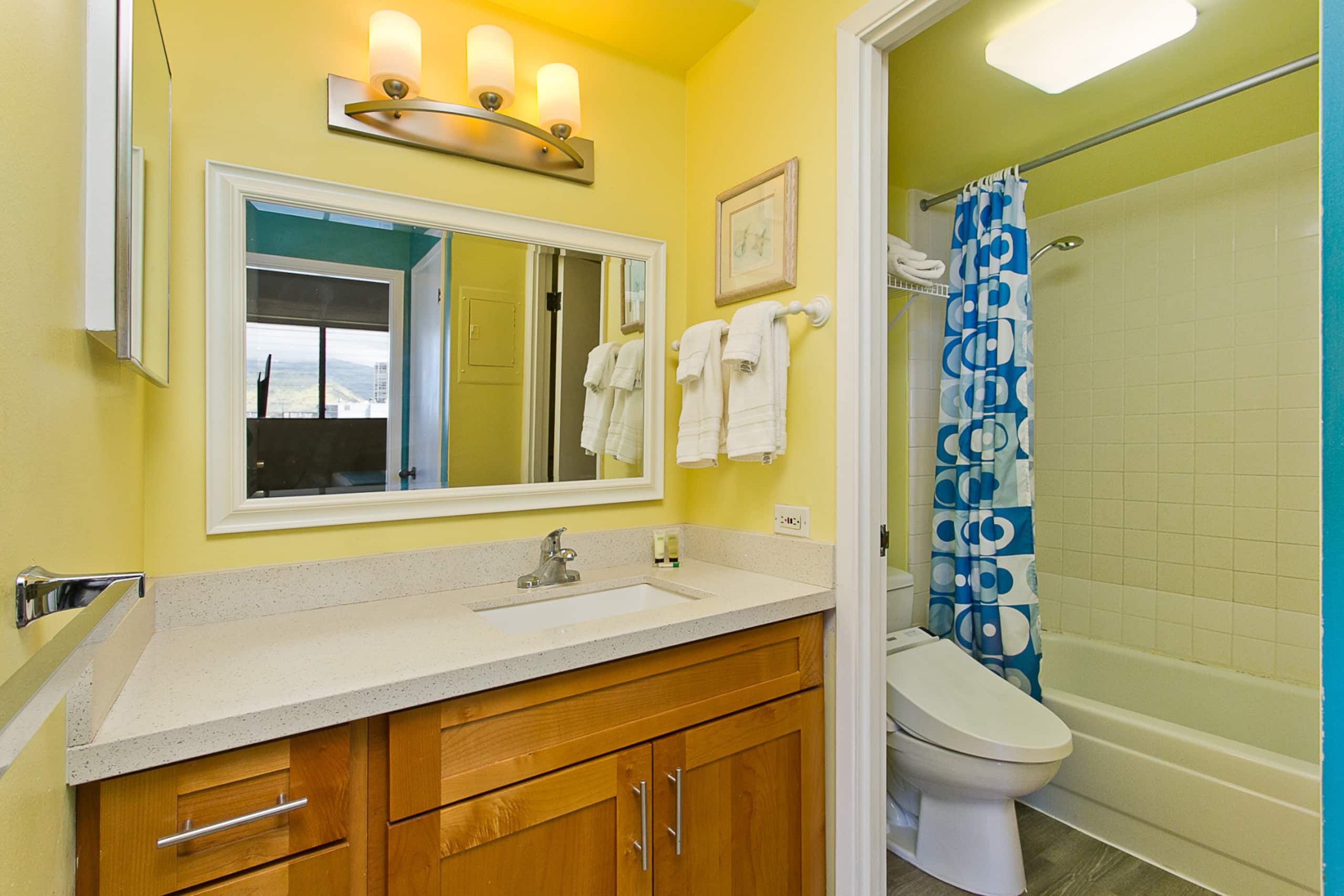 Condo in Honolulu · ★4.5 · 1 bedroom · 3 beds · 1 private bath - Image 11