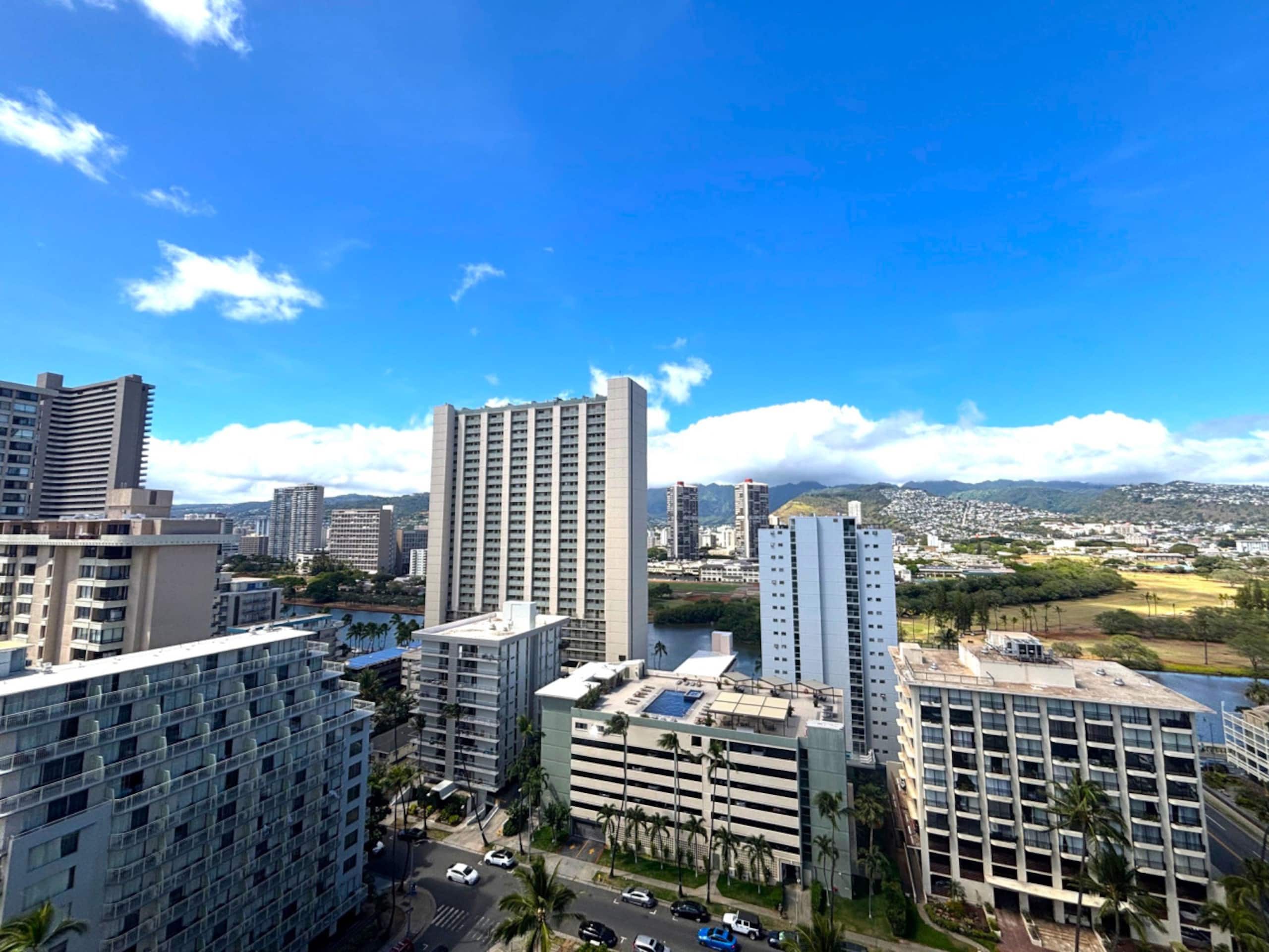 Condo in Honolulu · ★4.5 · 1 bedroom · 3 beds · 1 private bath - Image 16