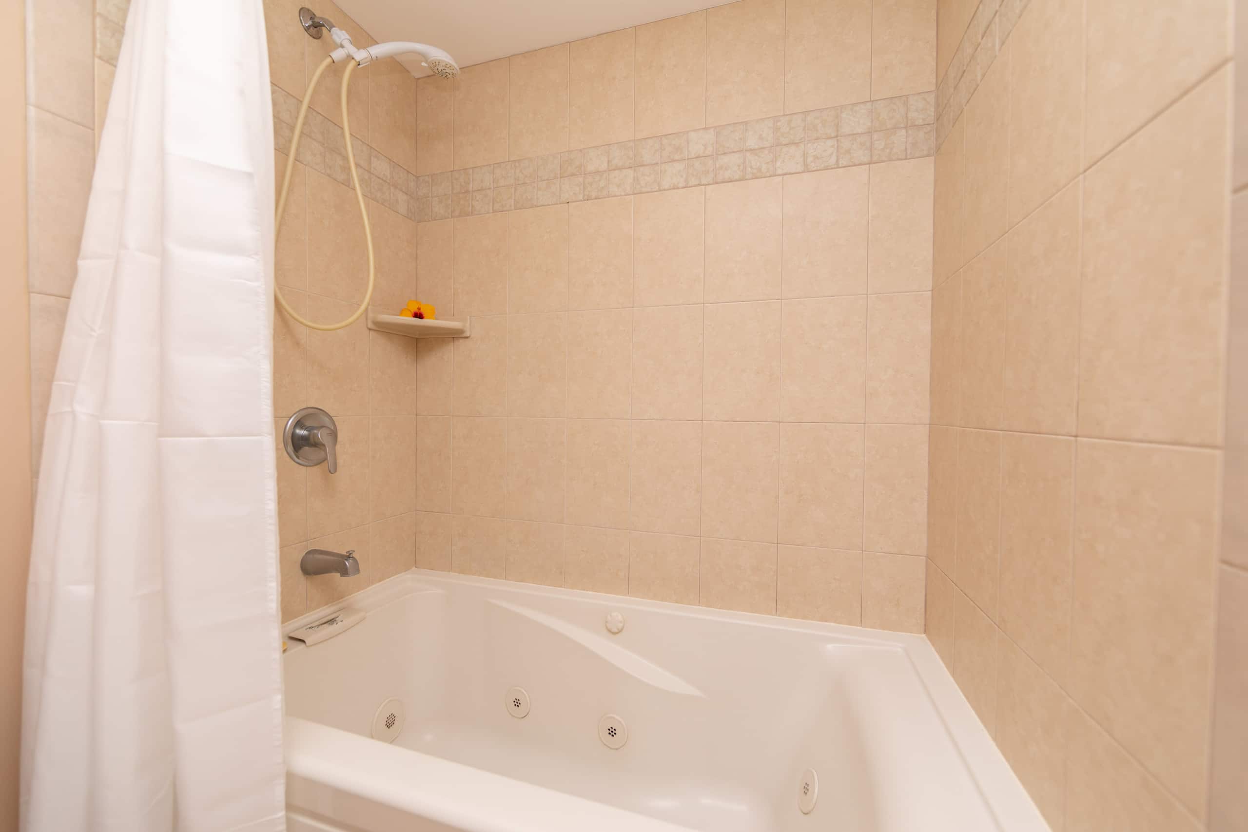 Condo in Kihei · ★4.38 · 2 bedrooms · 3 beds · 2 private baths - Image 25