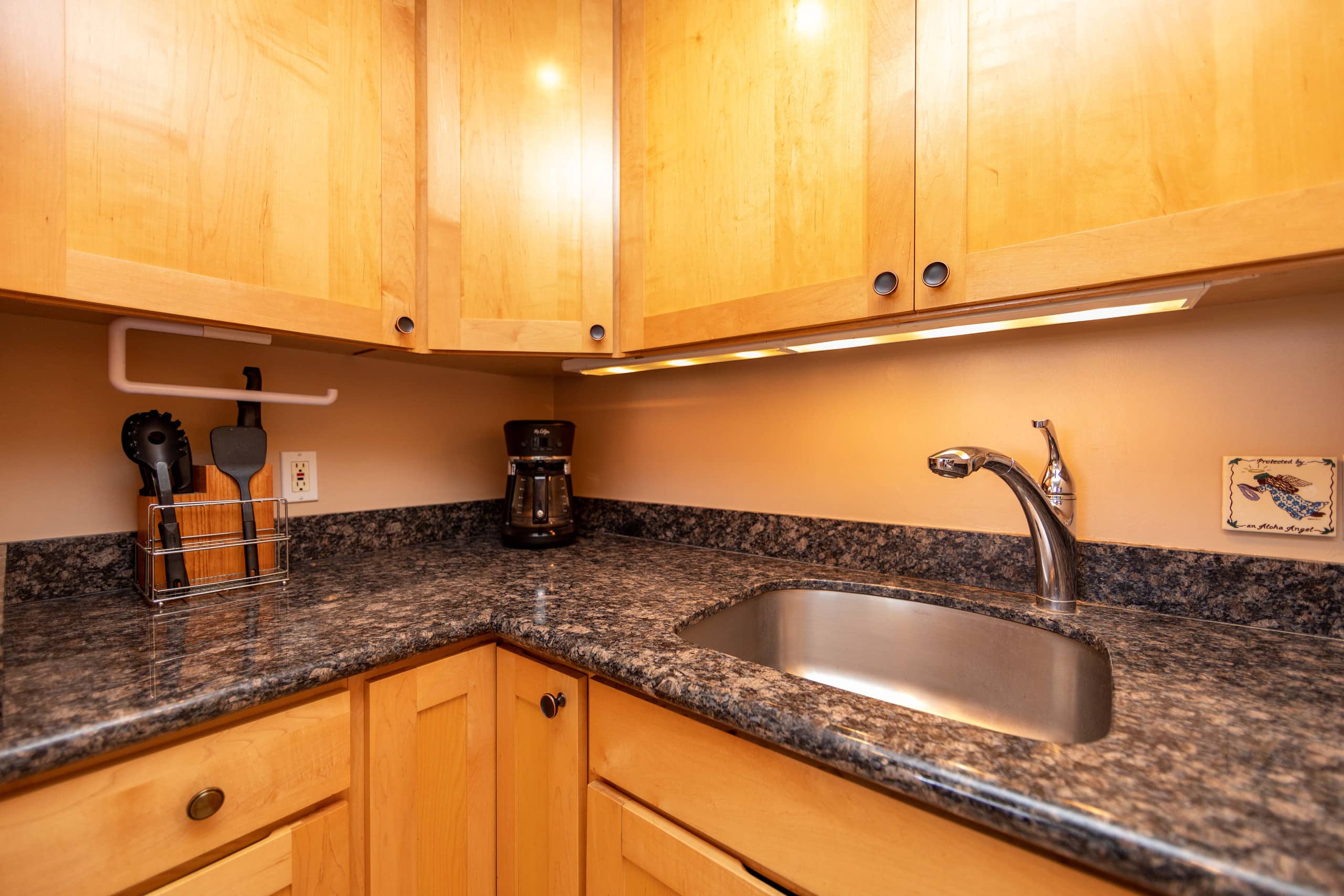 Condo in Kihei · ★4.38 · 2 bedrooms · 3 beds · 2 private baths - Image 8