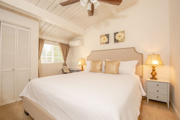 Beautiful 3 Bedroom Home W/ 3 King Size Beds! - San Diego, CA