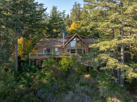 Waterfront Privacy, Pet-Friendly, Close to Trails