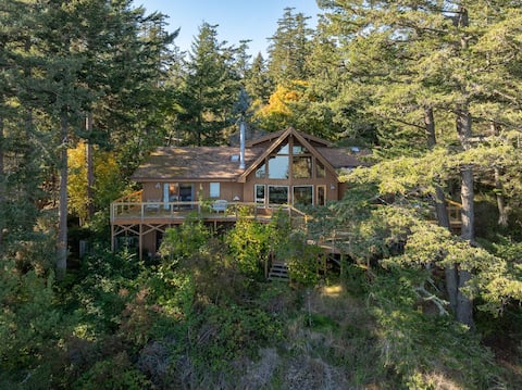 Waterfront Privacy, Pet-Friendly, Close to Trails
