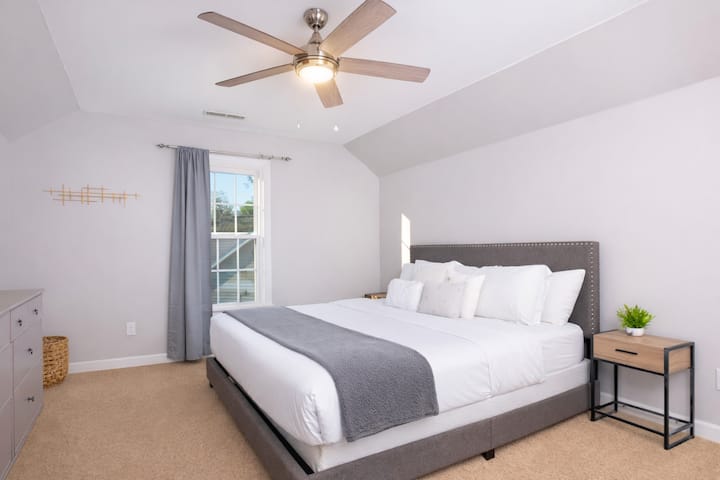Second Floor Bedroom with King Bed and TV