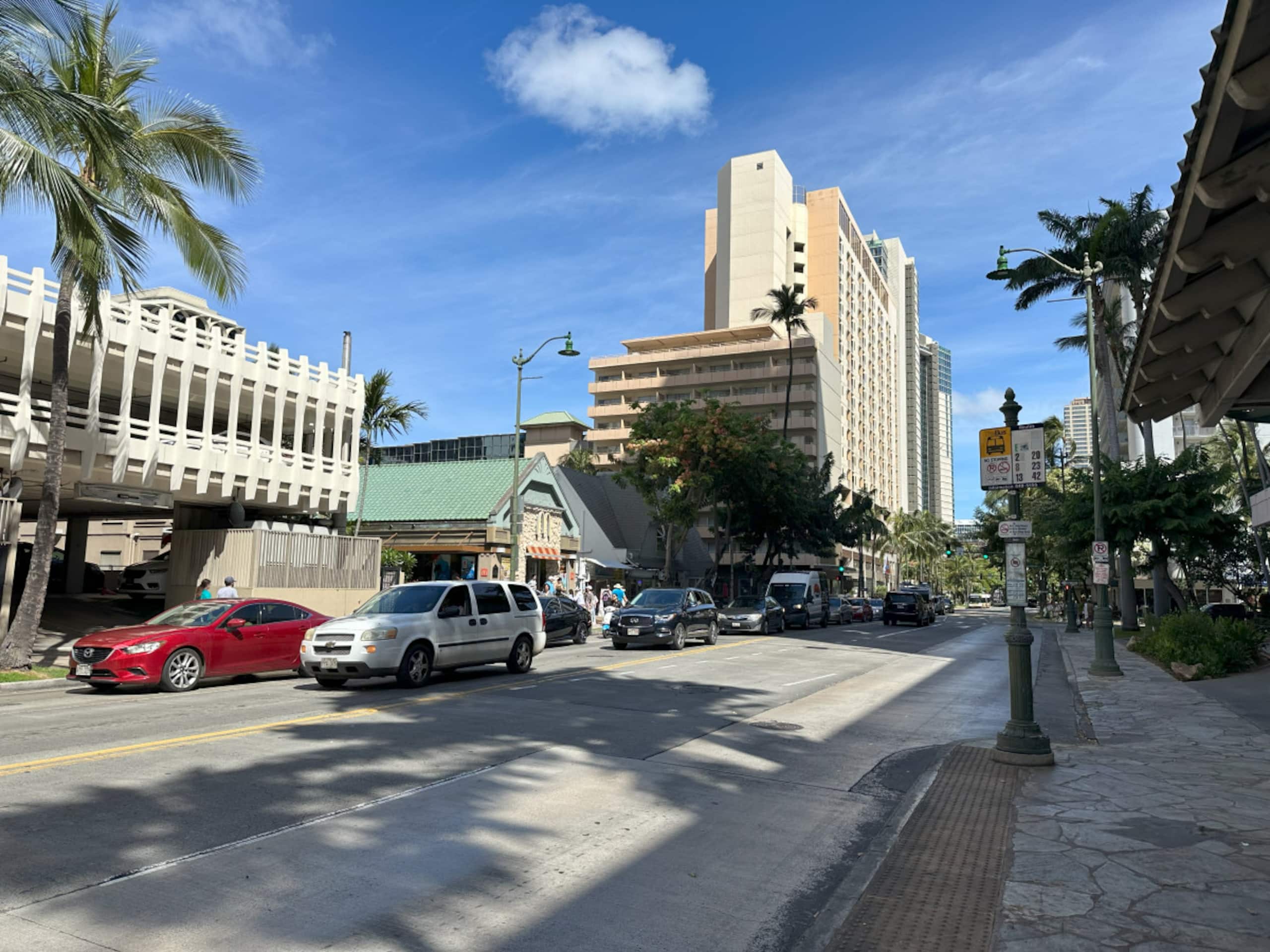 Condo in Honolulu · ★4.0 · 1 bedroom · 3 beds · 1 private bath - Image 18