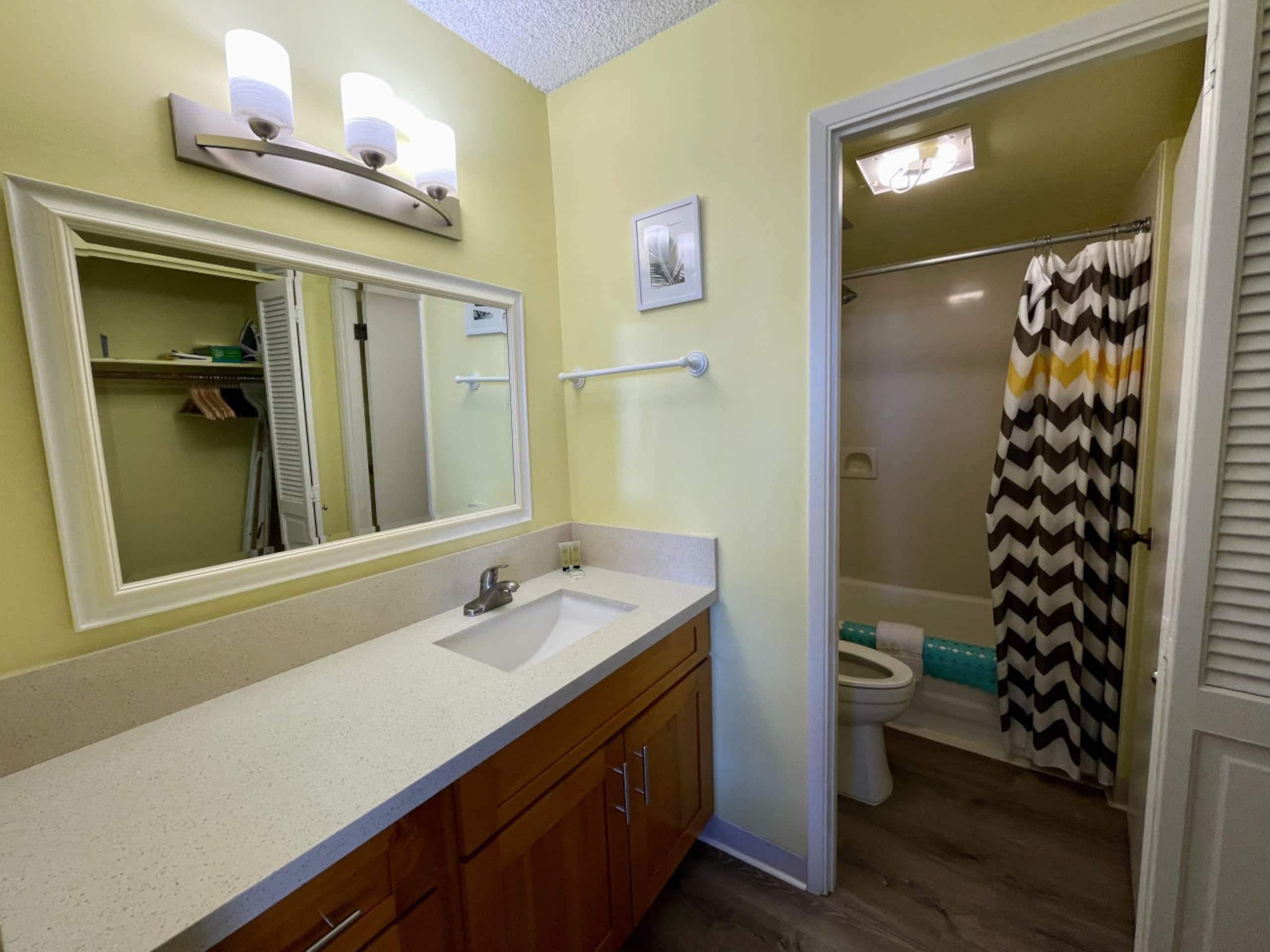 Condo in Honolulu · ★4.0 · 1 bedroom · 3 beds · 1 private bath - Image 13