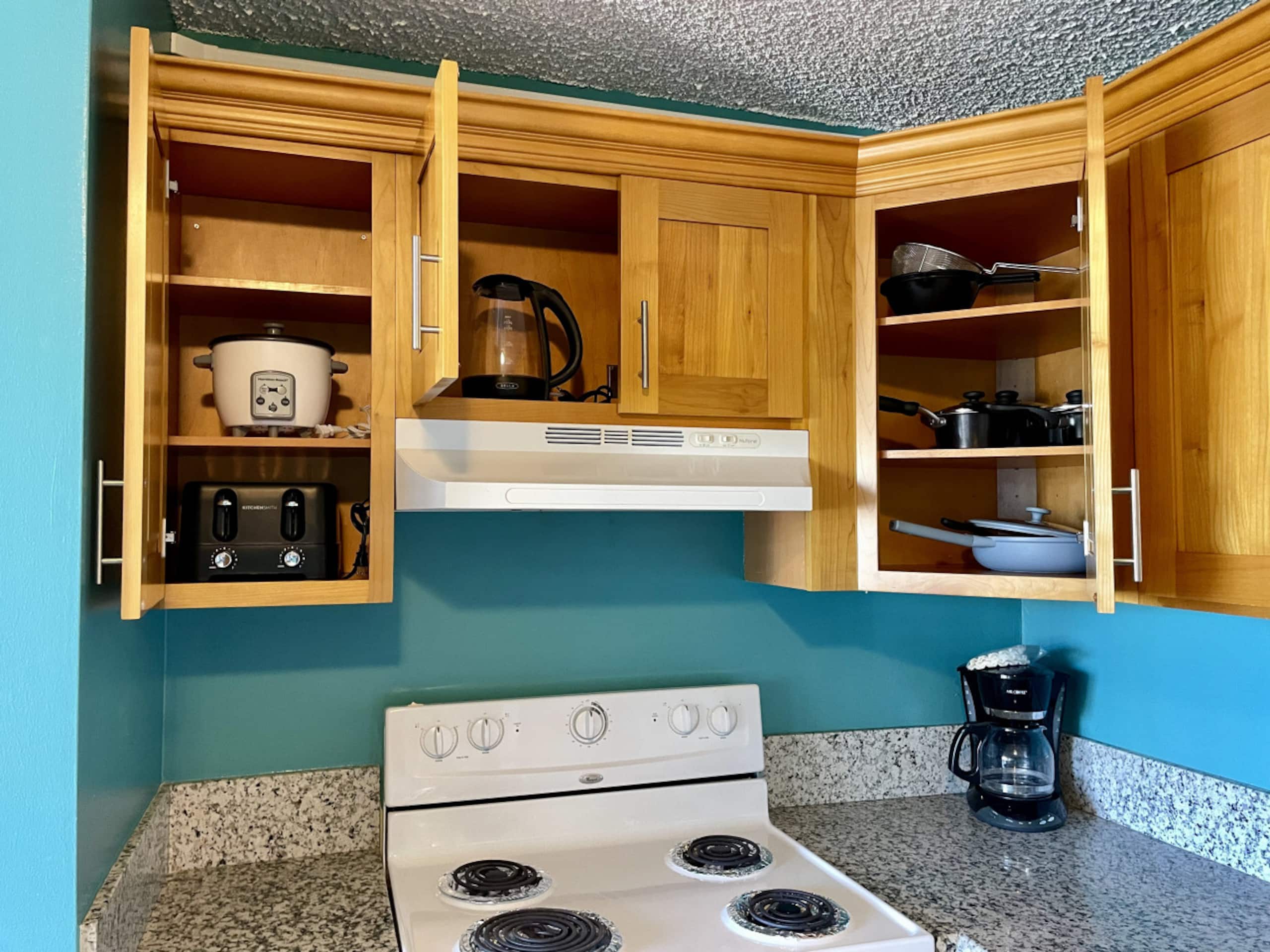 Condo in Honolulu · ★4.0 · 1 bedroom · 3 beds · 1 private bath - Image 11