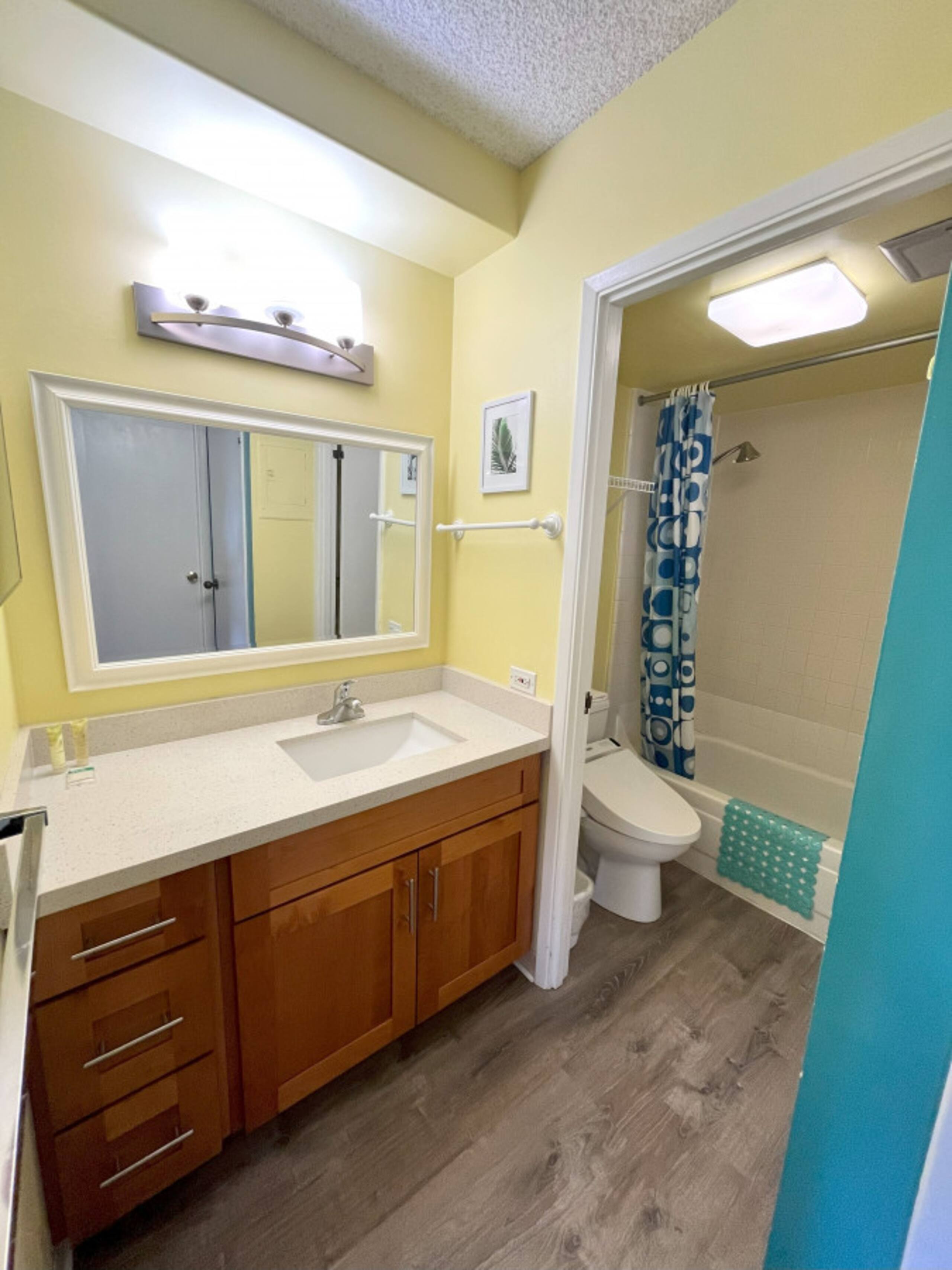 Condo in Honolulu · ★4.21 · 1 bedroom · 3 beds · 1 private bath - Image 8