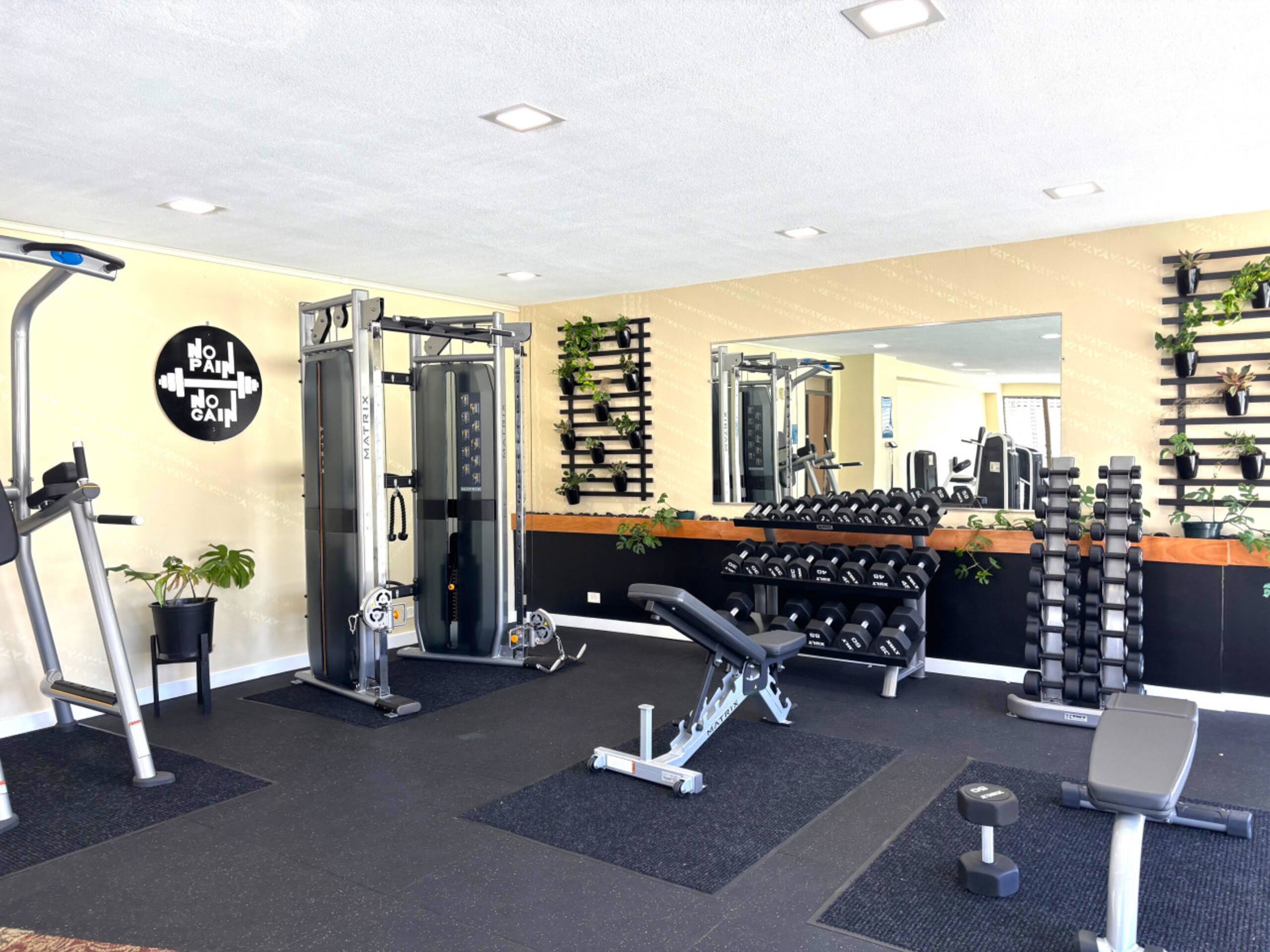 Condo in Honolulu · ★4.2 · 1 bedroom · 3 beds · 1 private bath - Image 35