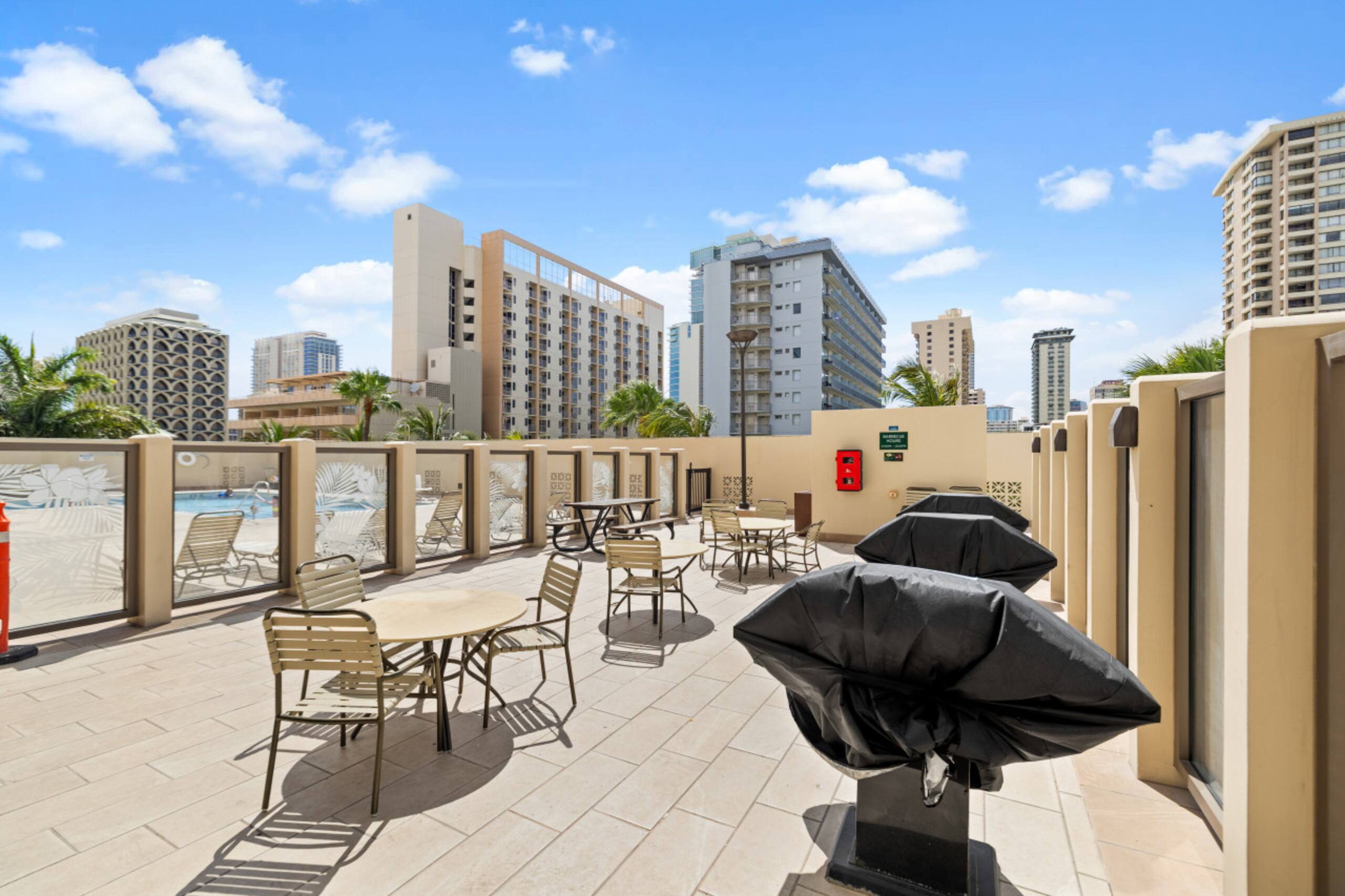 Condo in Honolulu · ★4.2 · 1 bedroom · 3 beds · 1 private bath - Image 40