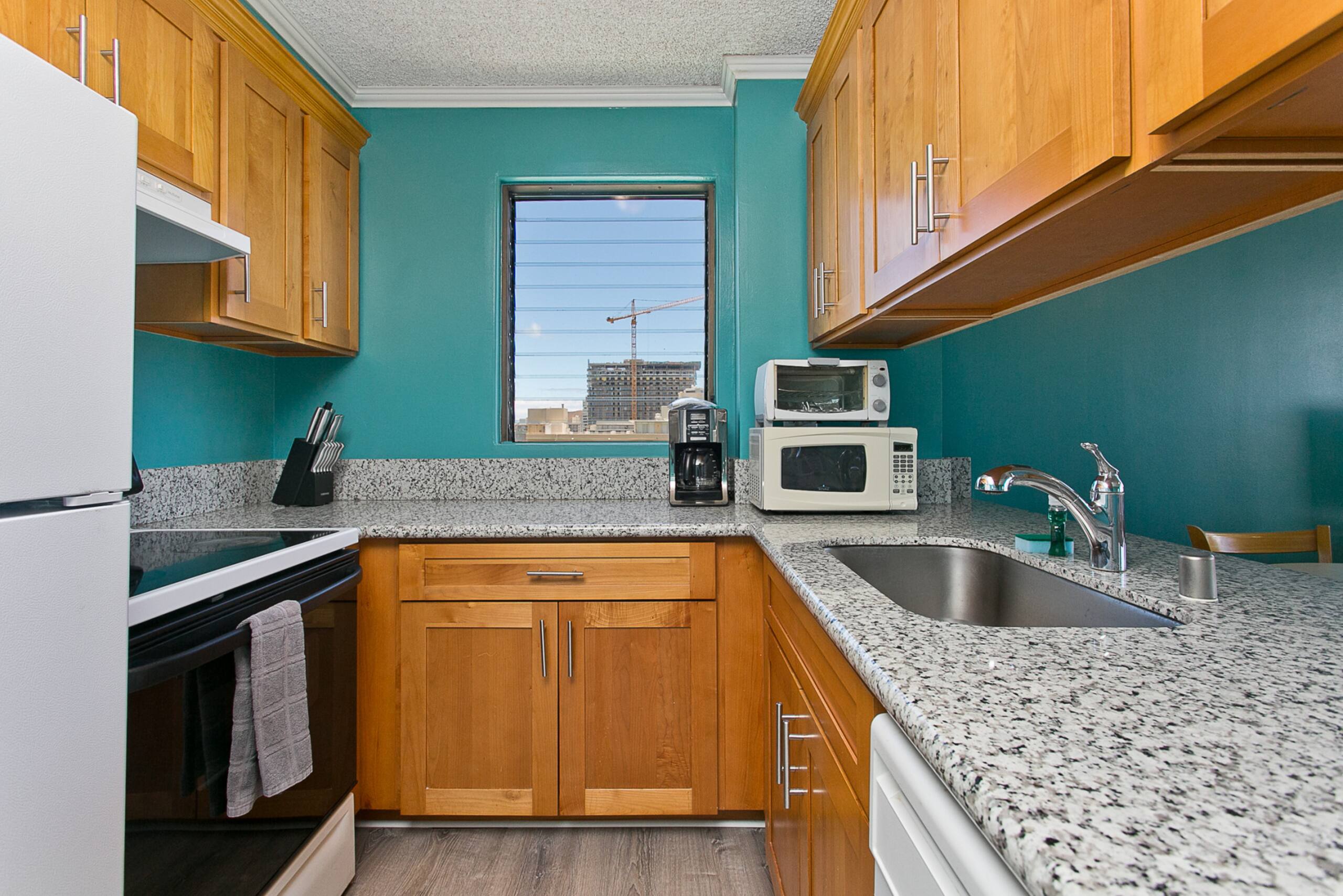 Condo in Honolulu · ★4.2 · 1 bedroom · 3 beds · 1 private bath - Image 9