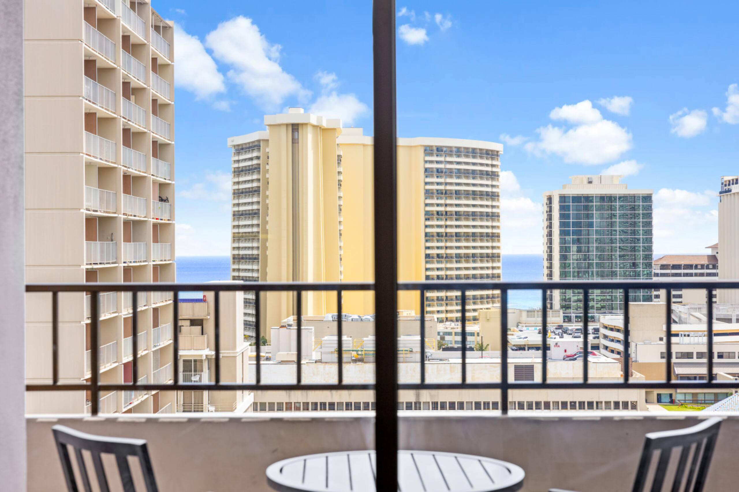 Condo in Honolulu · ★4.2 · 1 bedroom · 3 beds · 1 private bath - Image 12