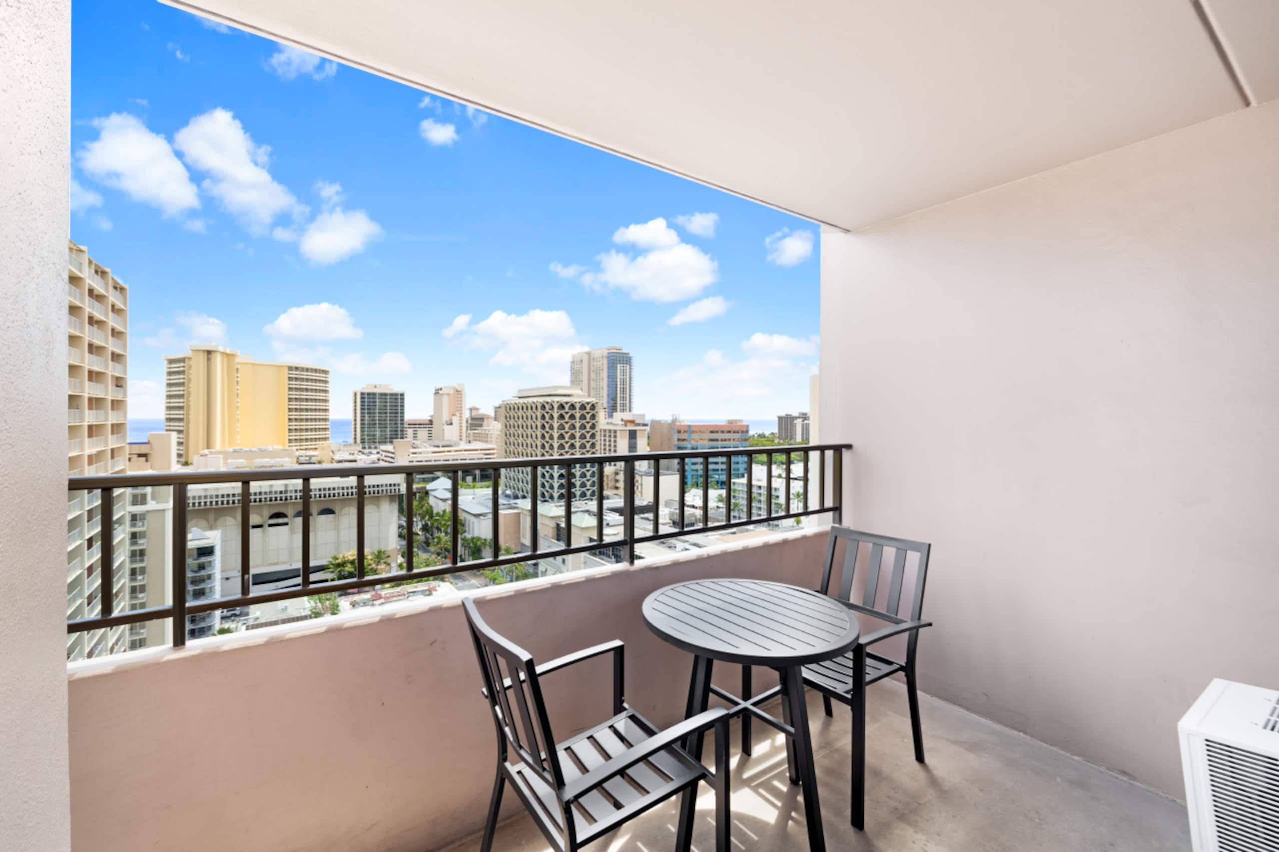 Condo in Honolulu · ★4.33 · 1 bedroom · 3 beds · 1 private bath - Image 21