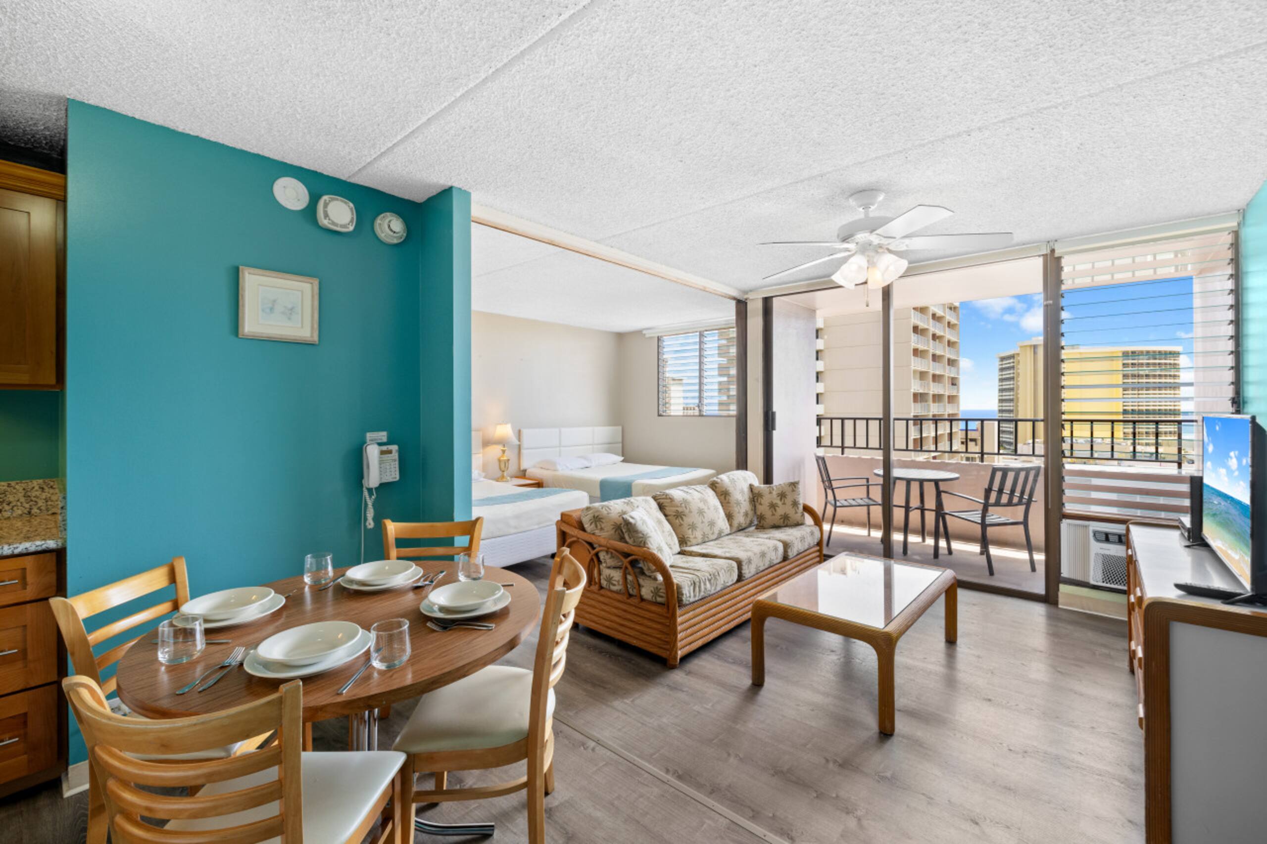 Condo in Honolulu · ★4.33 · 1 bedroom · 3 beds · 1 private bath - Image 24