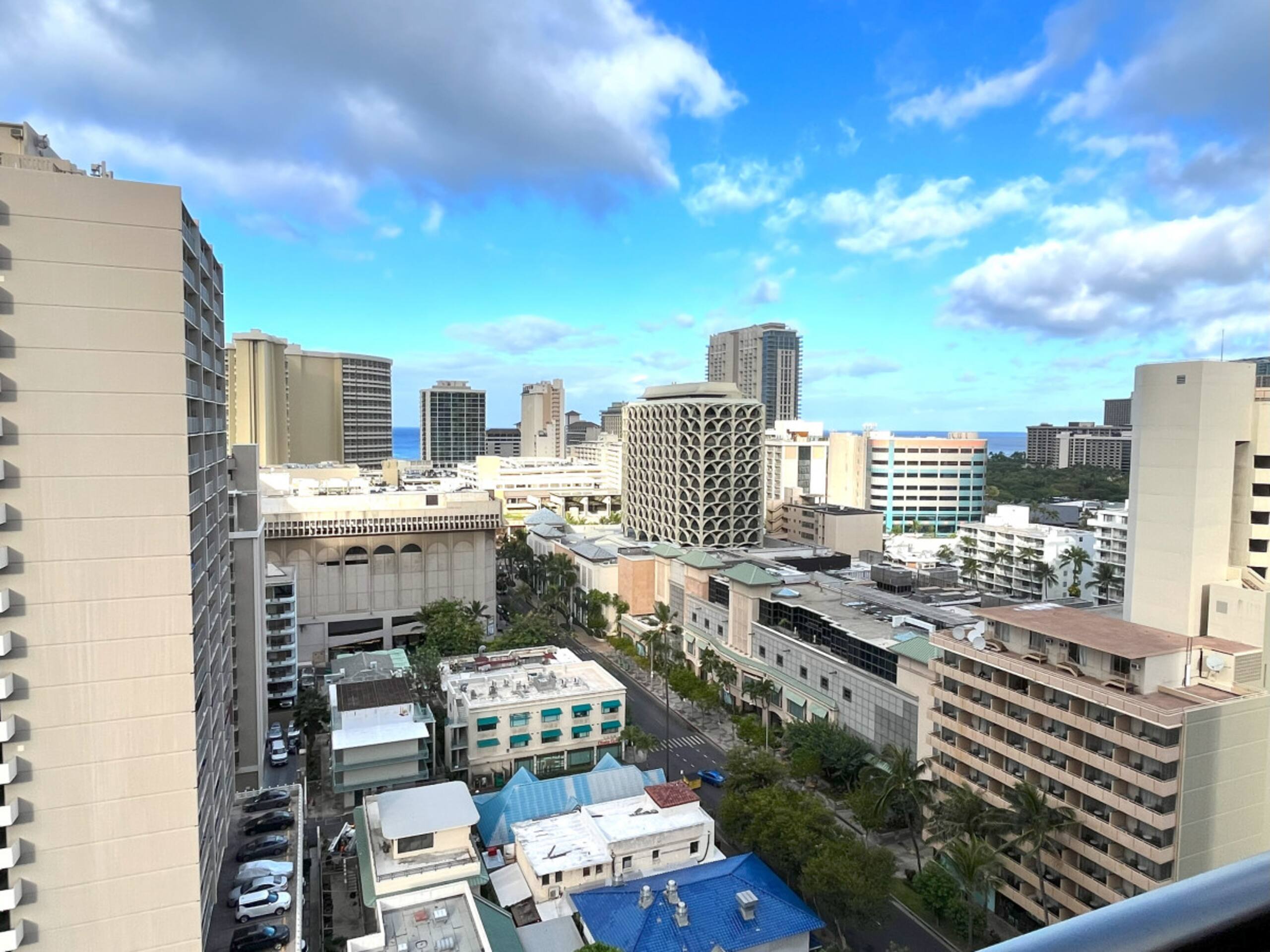 Condo in Honolulu · ★4.33 · 1 bedroom · 3 beds · 1 private bath - Image 14