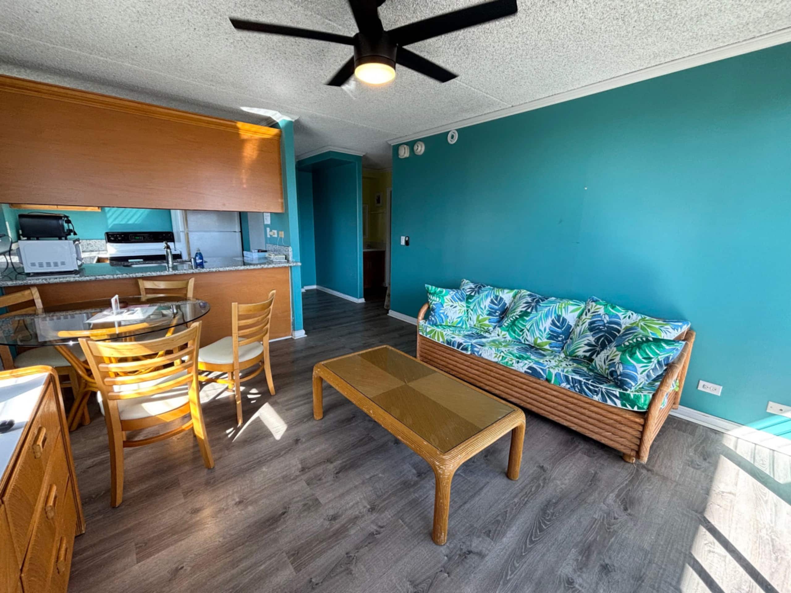 Condo in Honolulu · ★4.22 · 1 bedroom · 3 beds · 1 private bath - Image 1