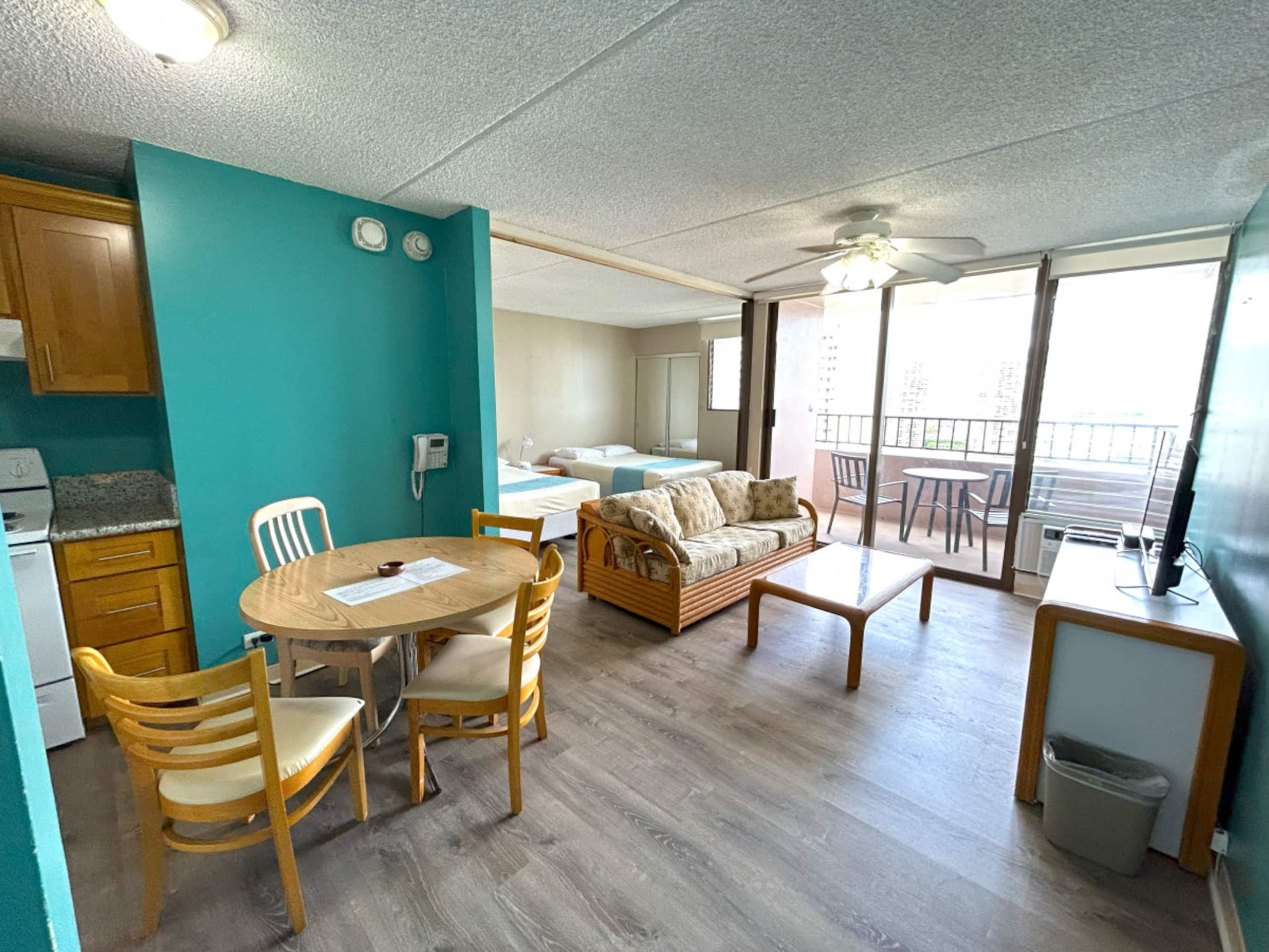 Condo in Honolulu · ★4.71 · 1 bedroom · 3 beds · 1 private bath - Image 1