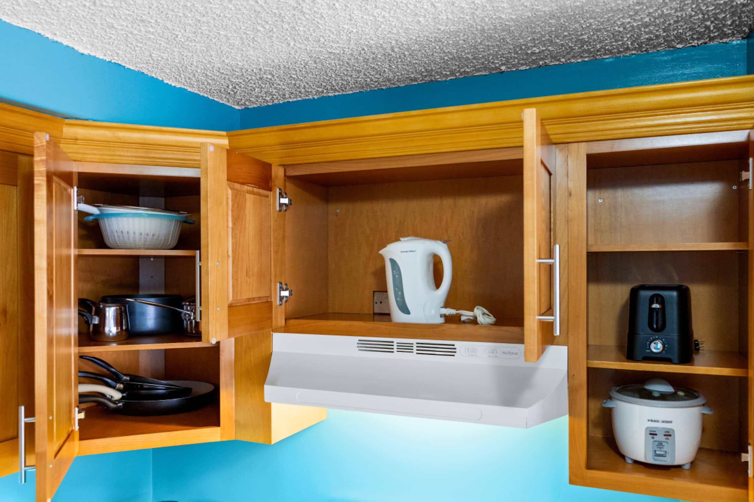 Condo in Honolulu · ★4.71 · 1 bedroom · 3 beds · 1 private bath - Image 22