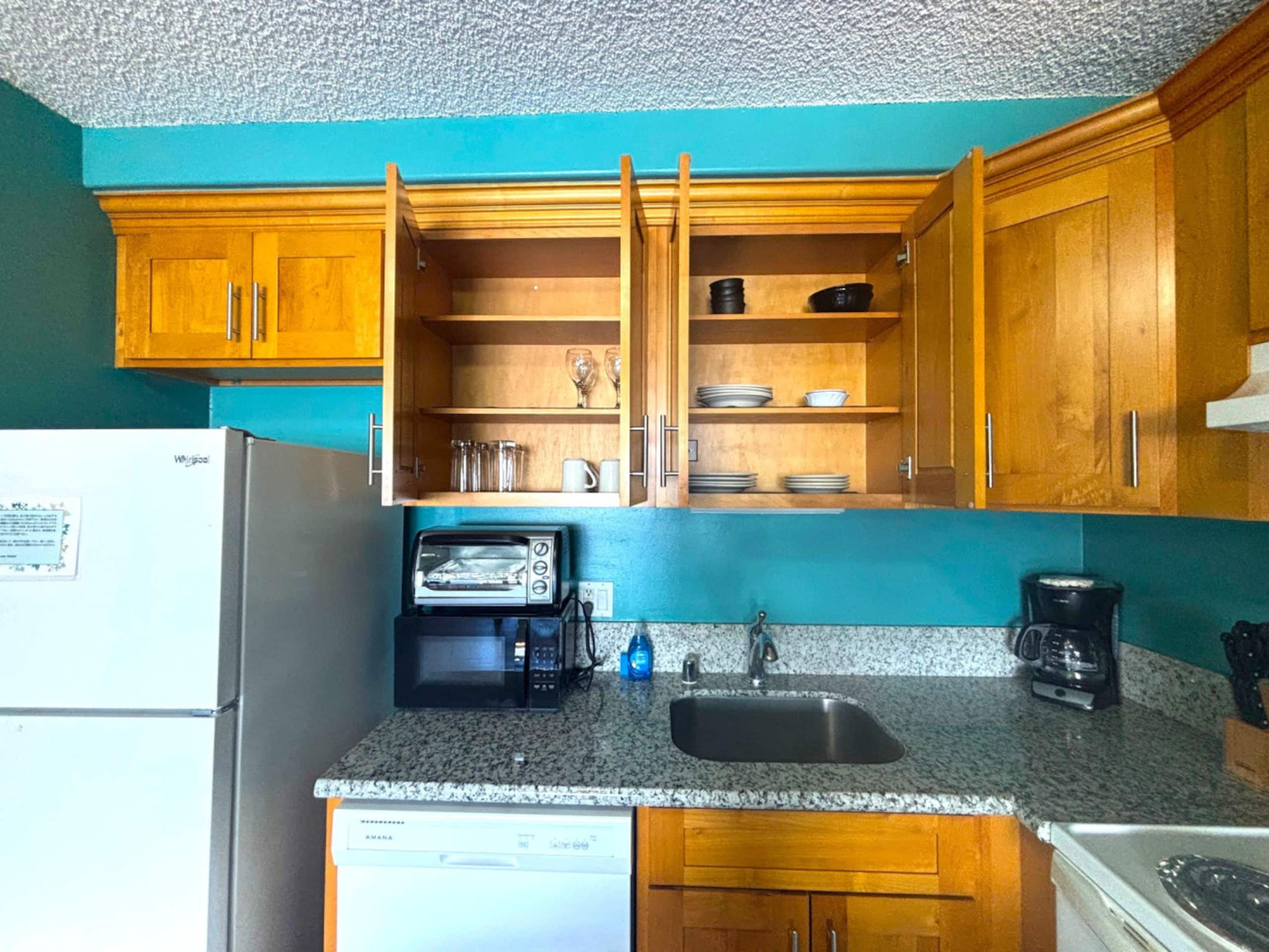 Condo in Honolulu · ★4.71 · 1 bedroom · 3 beds · 1 private bath - Image 17