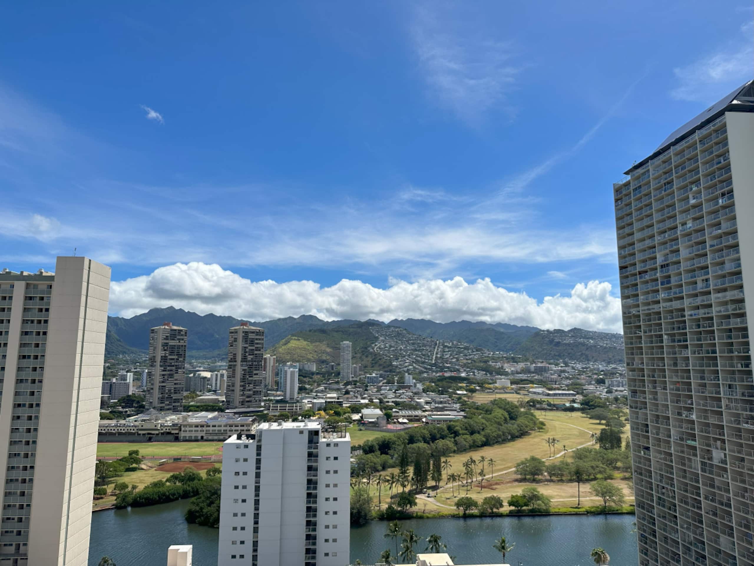 Condo in Honolulu · ★4.27 · 1 bedroom · 3 beds · 1 private bath - Image 15
