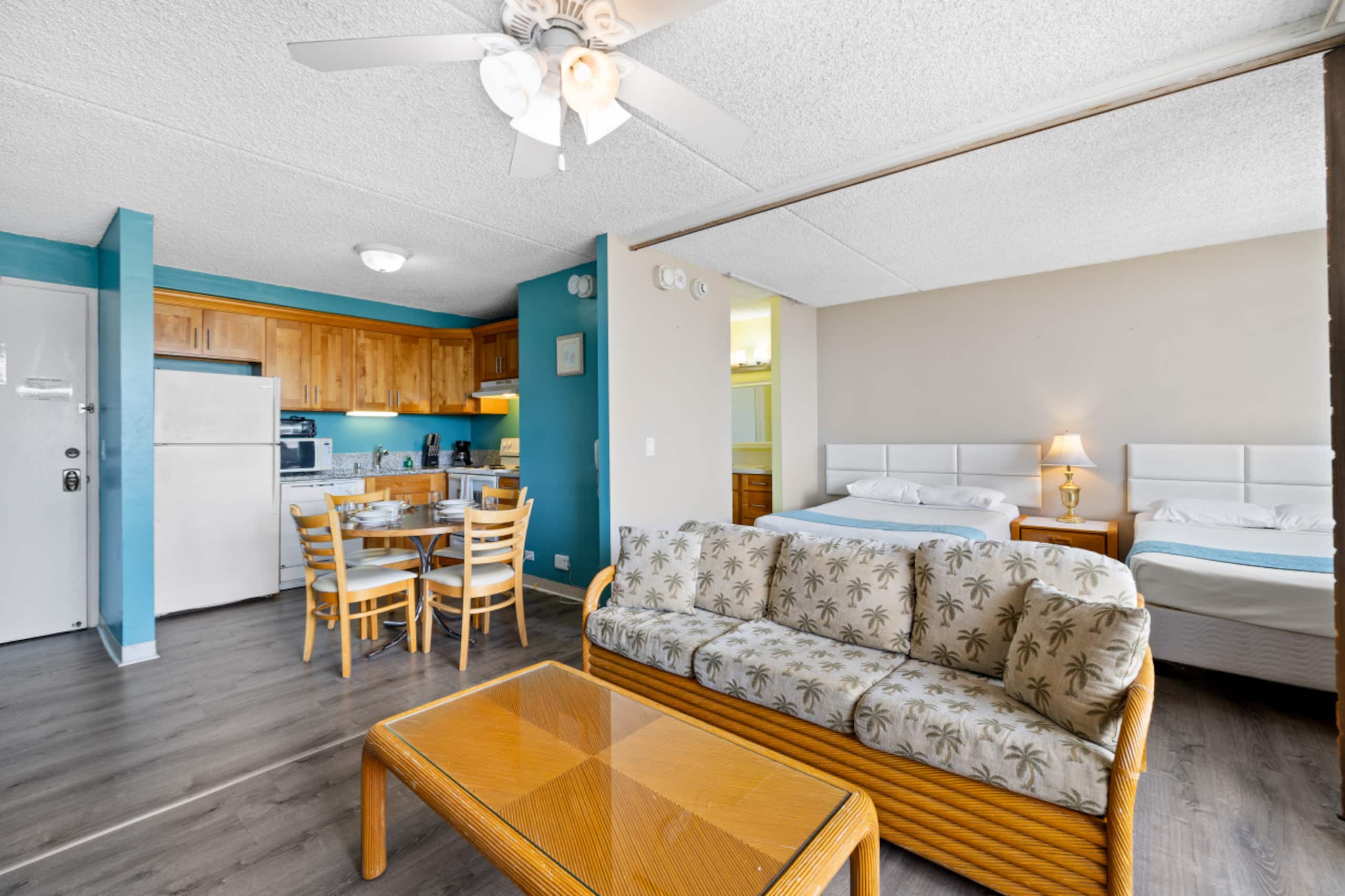 Condo in Honolulu · ★4.27 · 1 bedroom · 3 beds · 1 private bath - Image 9