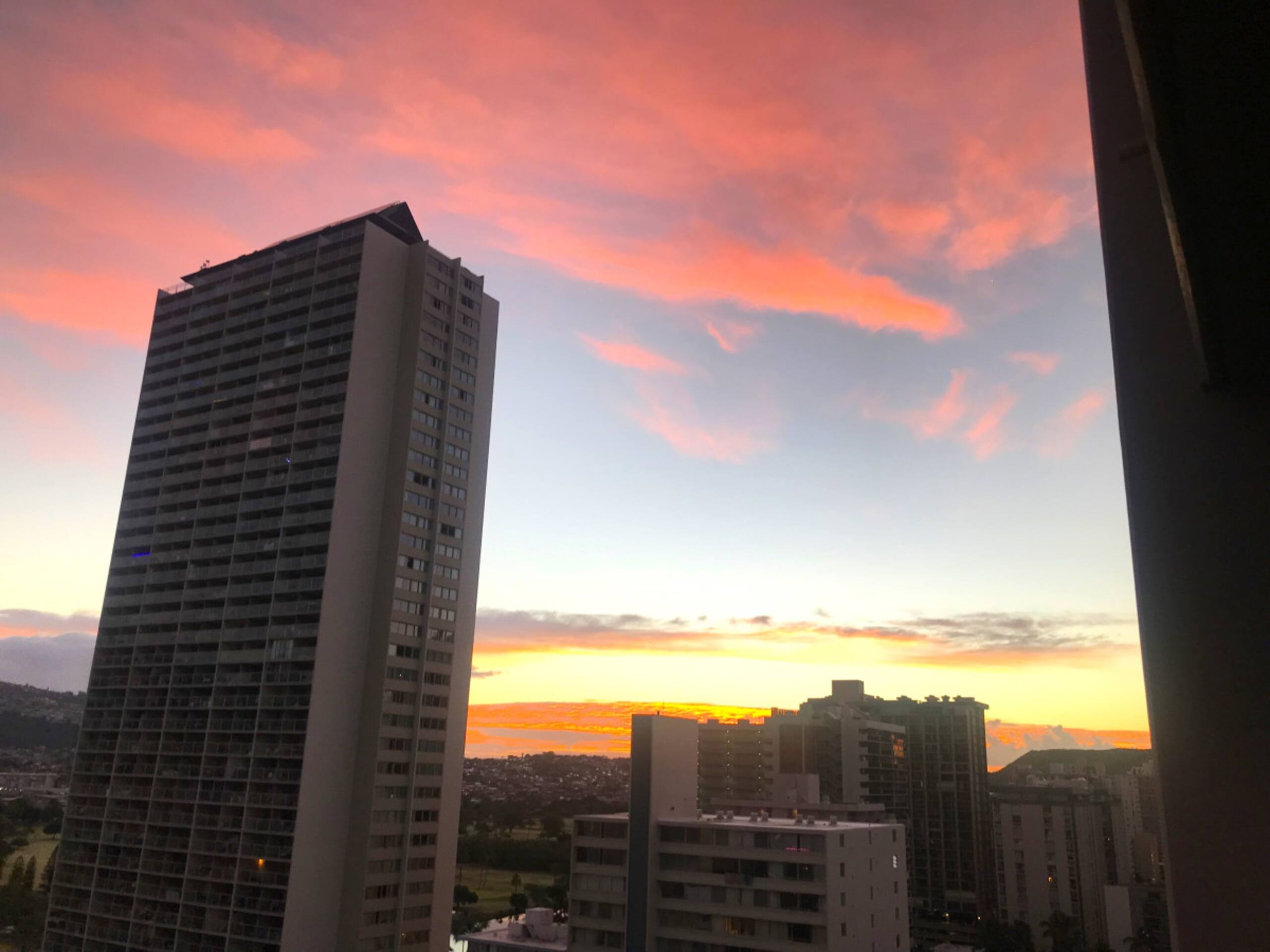 Condo in Honolulu · ★4.27 · 1 bedroom · 3 beds · 1 private bath - Image 38
