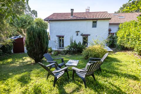 Cottage located in a natural environment, located