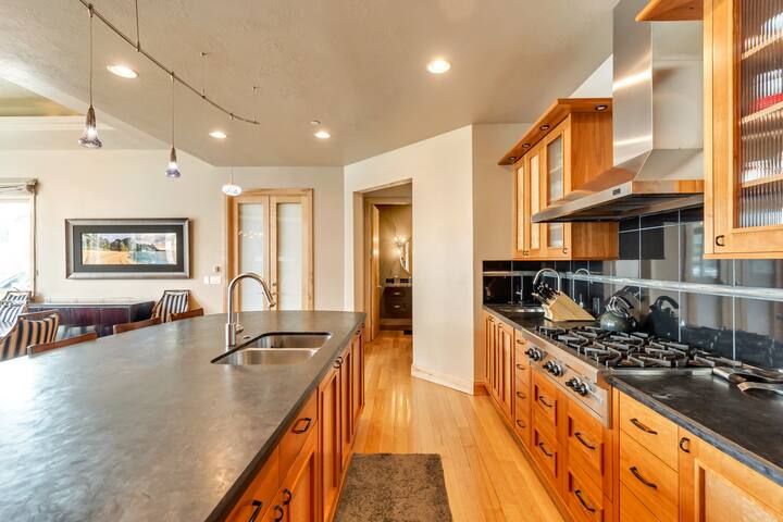 Canyon Services managed Airbnb listing 1