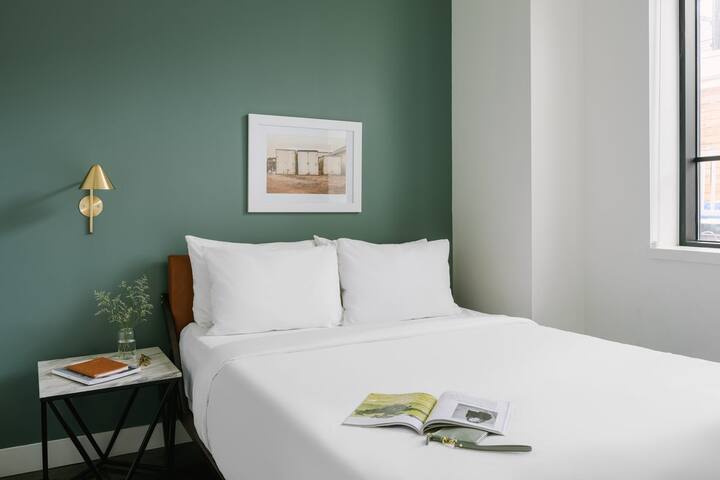 Sonder Le Guerin | Three-Bedroom Apartment gallery image 3