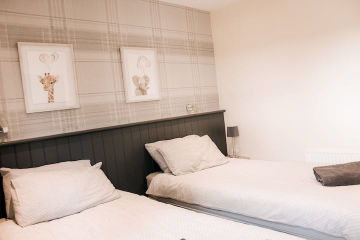 Spavaća soba s dva odvojena kreveta