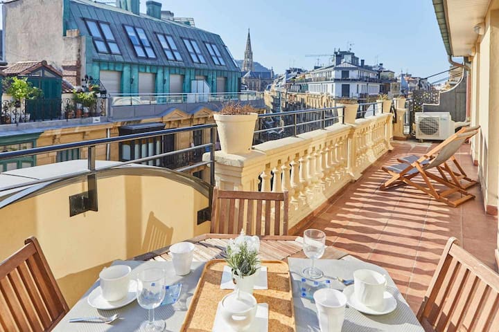 Prim Apartment by Basque Homes