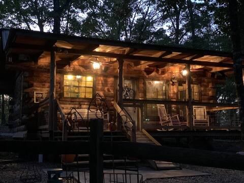 Willow’s Cabin - A Cozy Little Cabin Nestled In The Woods