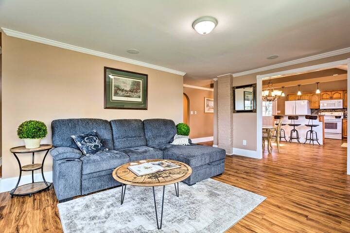 Coastal Abode w/ Beach Views, Walk to Beach & Bars gallery image 4