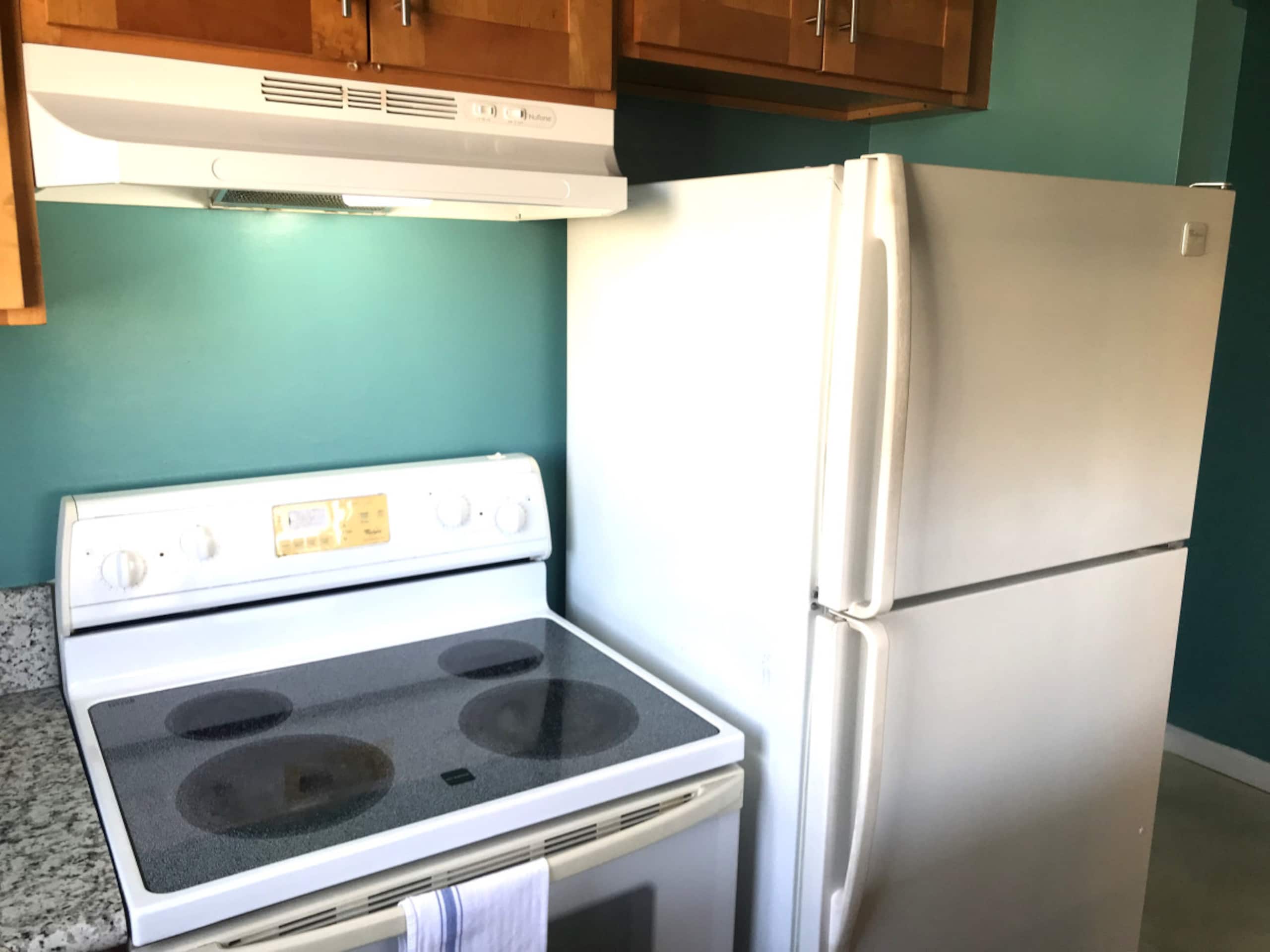 Condo in Honolulu · ★4.19 · 1 bedroom · 3 beds · 1 private bath - Image 5
