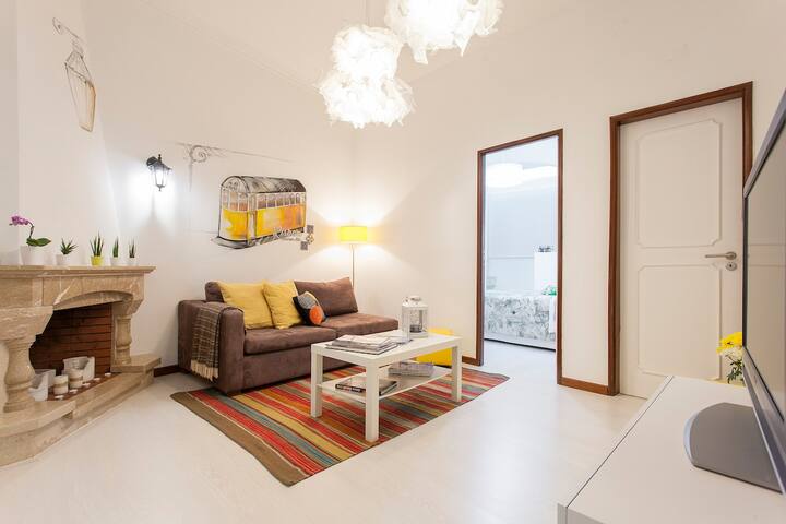 Ginjinha House | 4 Rooms in Bairro Alto w/AC! gallery image 2