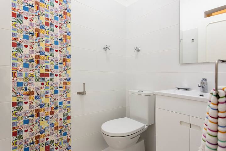 Ginjinha House | 4 Rooms in Bairro Alto w/AC! gallery image 4