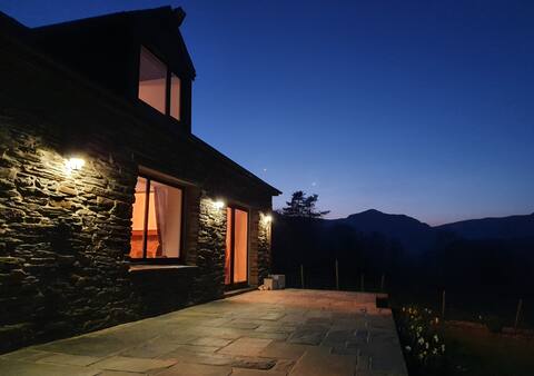 Ysgubor Cae'r Blaidd (The Haybarn)