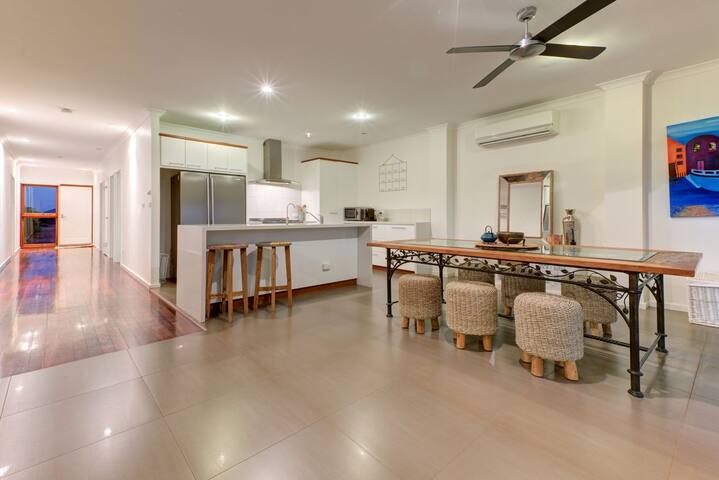 The Sanctuary – Pool, Jetty and Wi-Fi gallery image 3