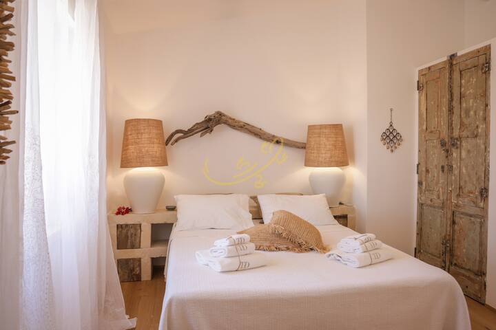 TD Villa Fico Jo Villa with Pool & Lush Garden gallery image 3