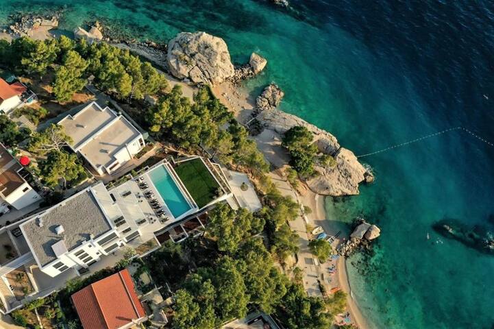 Luxury Beachfront Villa Glorious Brela-Heated Pool